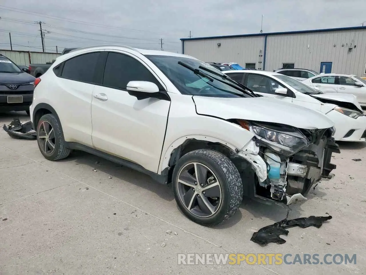 4 Photograph of a damaged car 3CZRU5H56MM702880 HONDA HR-V 2021