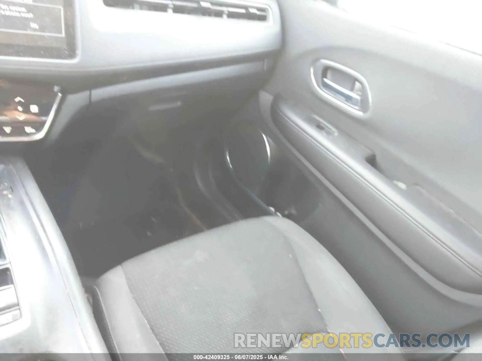 5 Photograph of a damaged car 3CZRU5H57MM703522 HONDA HR-V 2021