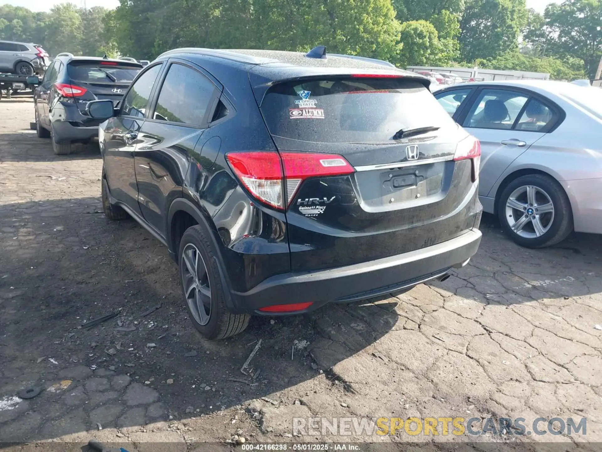3 Photograph of a damaged car 3CZRU5H58MM703044 HONDA HR-V 2021
