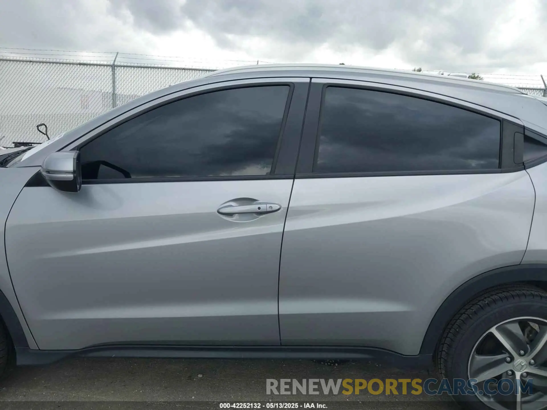 15 Photograph of a damaged car 3CZRU5H58MM733614 HONDA HR-V 2021