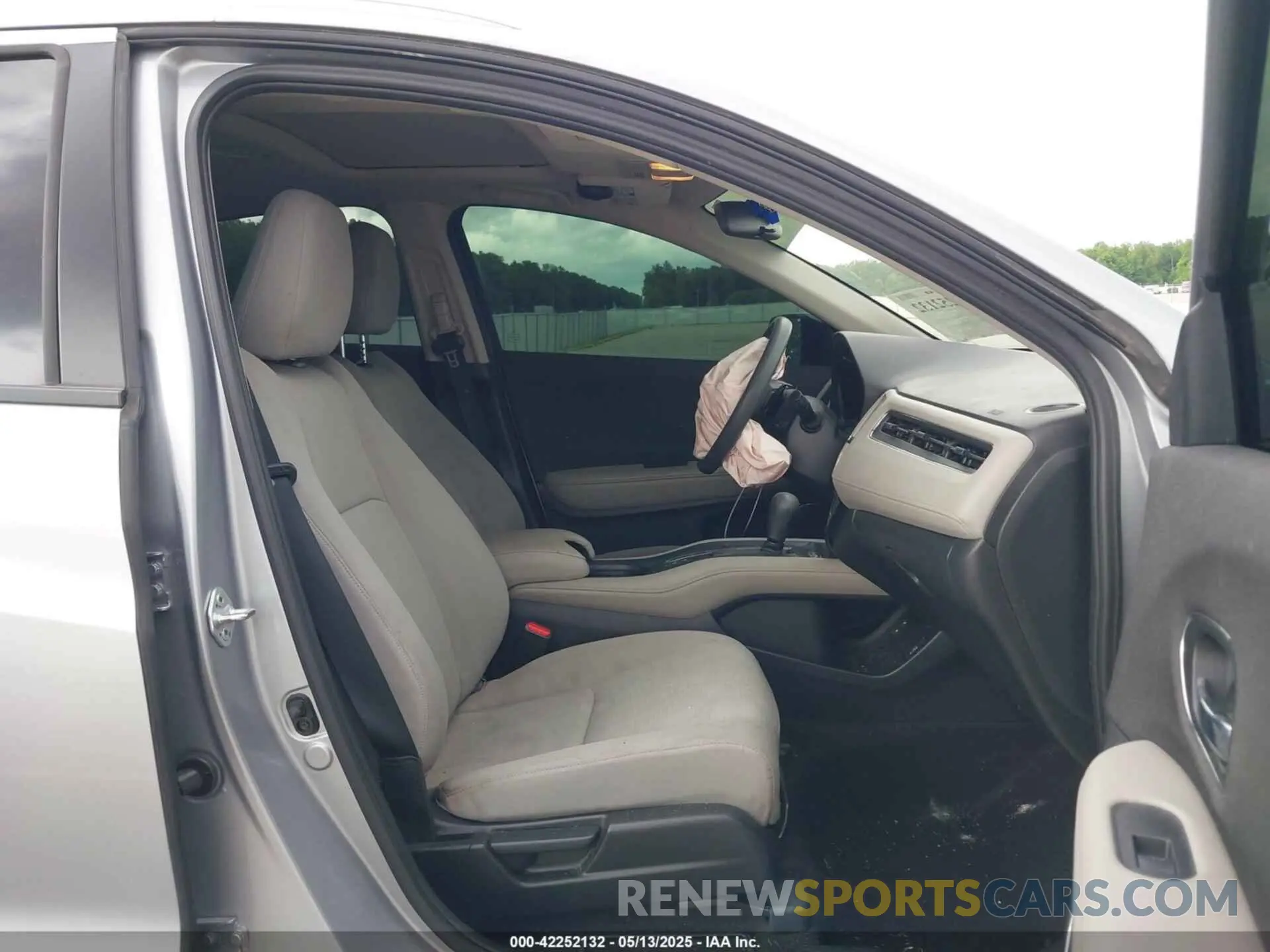 5 Photograph of a damaged car 3CZRU5H58MM733614 HONDA HR-V 2021