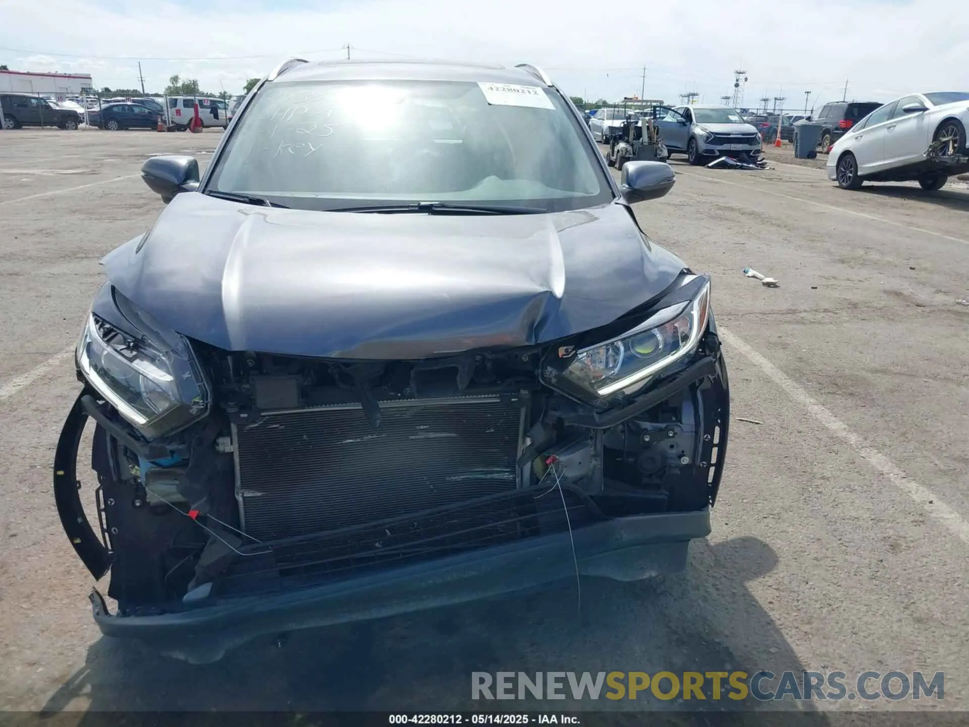 13 Photograph of a damaged car 3CZRU5H59MM710083 HONDA HR-V 2021