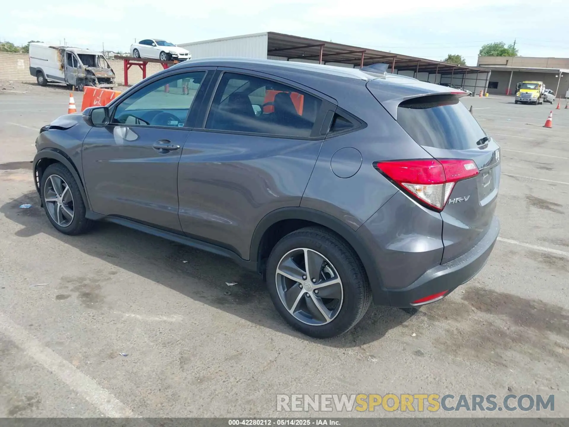 3 Photograph of a damaged car 3CZRU5H59MM710083 HONDA HR-V 2021