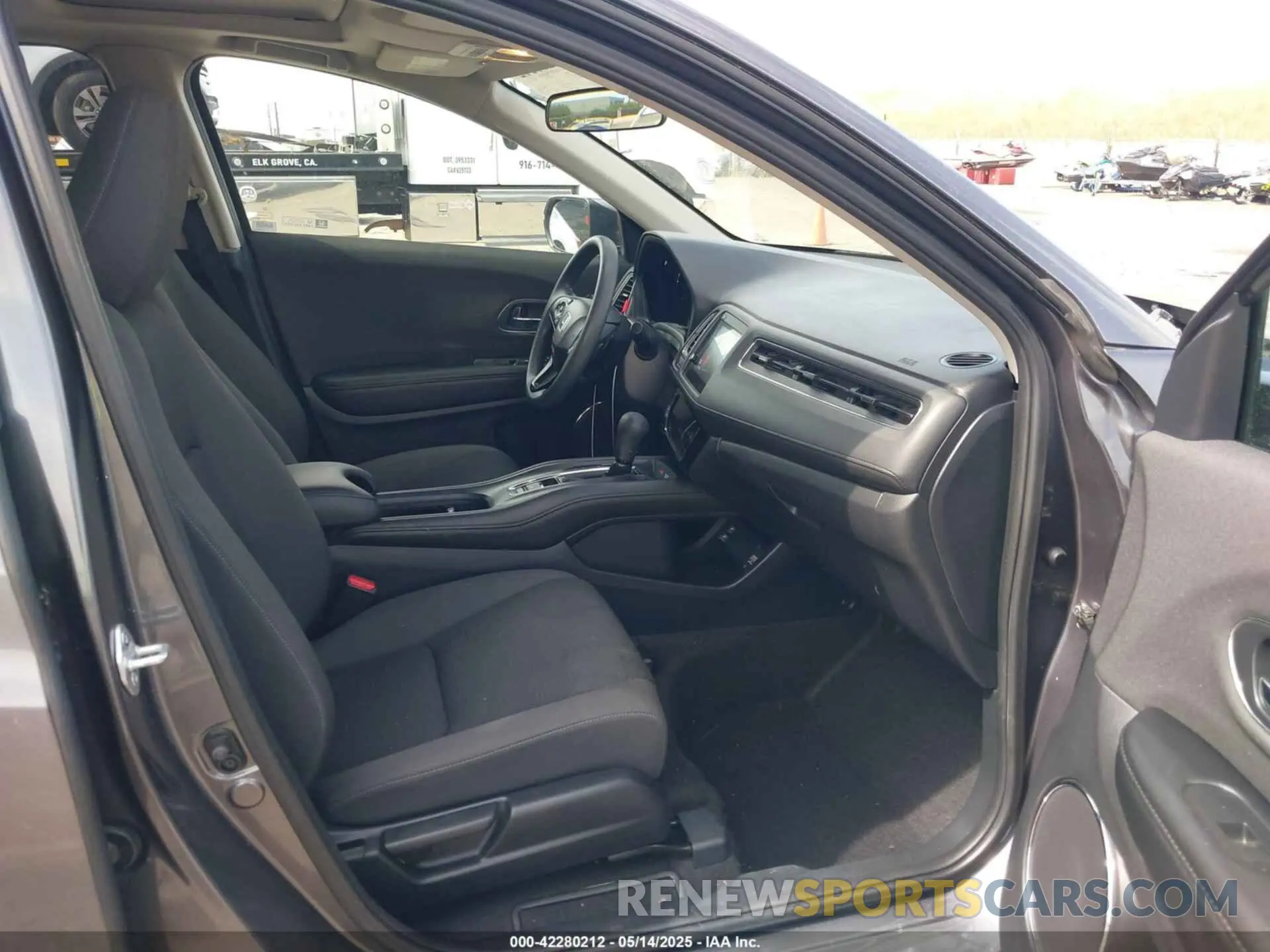 5 Photograph of a damaged car 3CZRU5H59MM710083 HONDA HR-V 2021