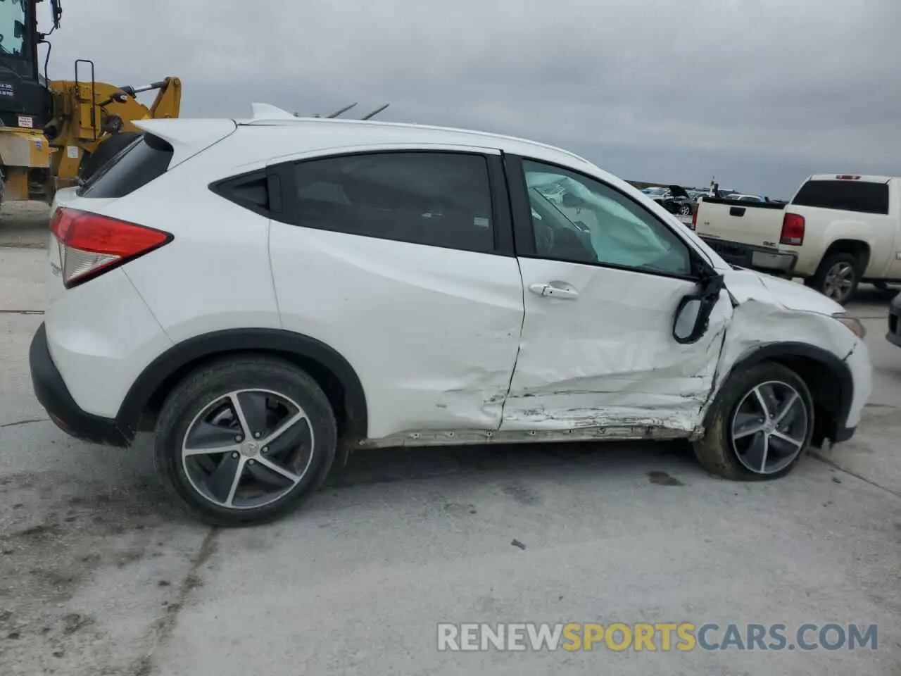 3 Photograph of a damaged car 3CZRU5H71MM703968 HONDA HR-V 2021