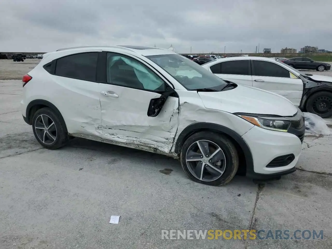 4 Photograph of a damaged car 3CZRU5H71MM703968 HONDA HR-V 2021