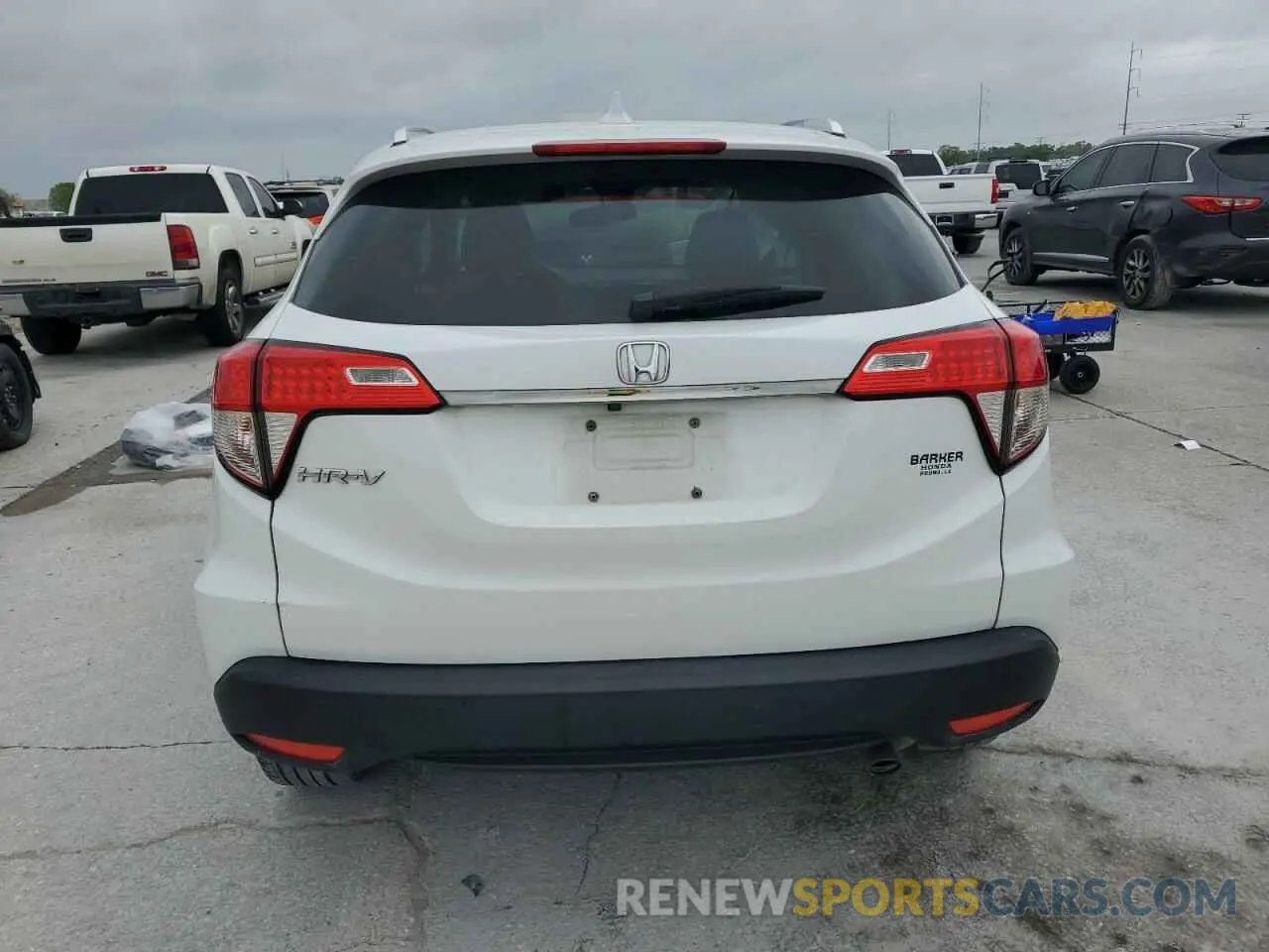 6 Photograph of a damaged car 3CZRU5H71MM703968 HONDA HR-V 2021