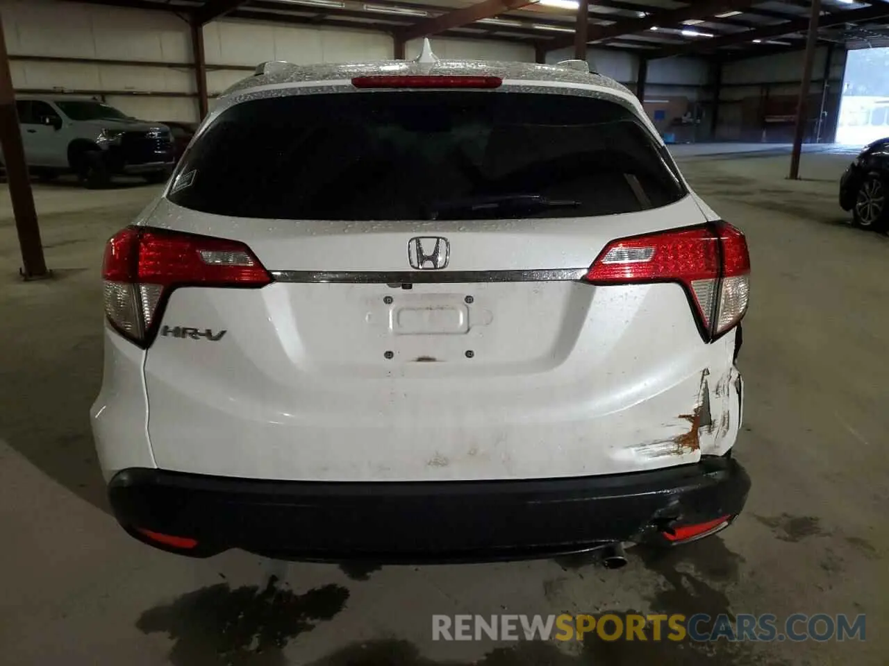 6 Photograph of a damaged car 3CZRU5H73MM713420 HONDA HR-V 2021