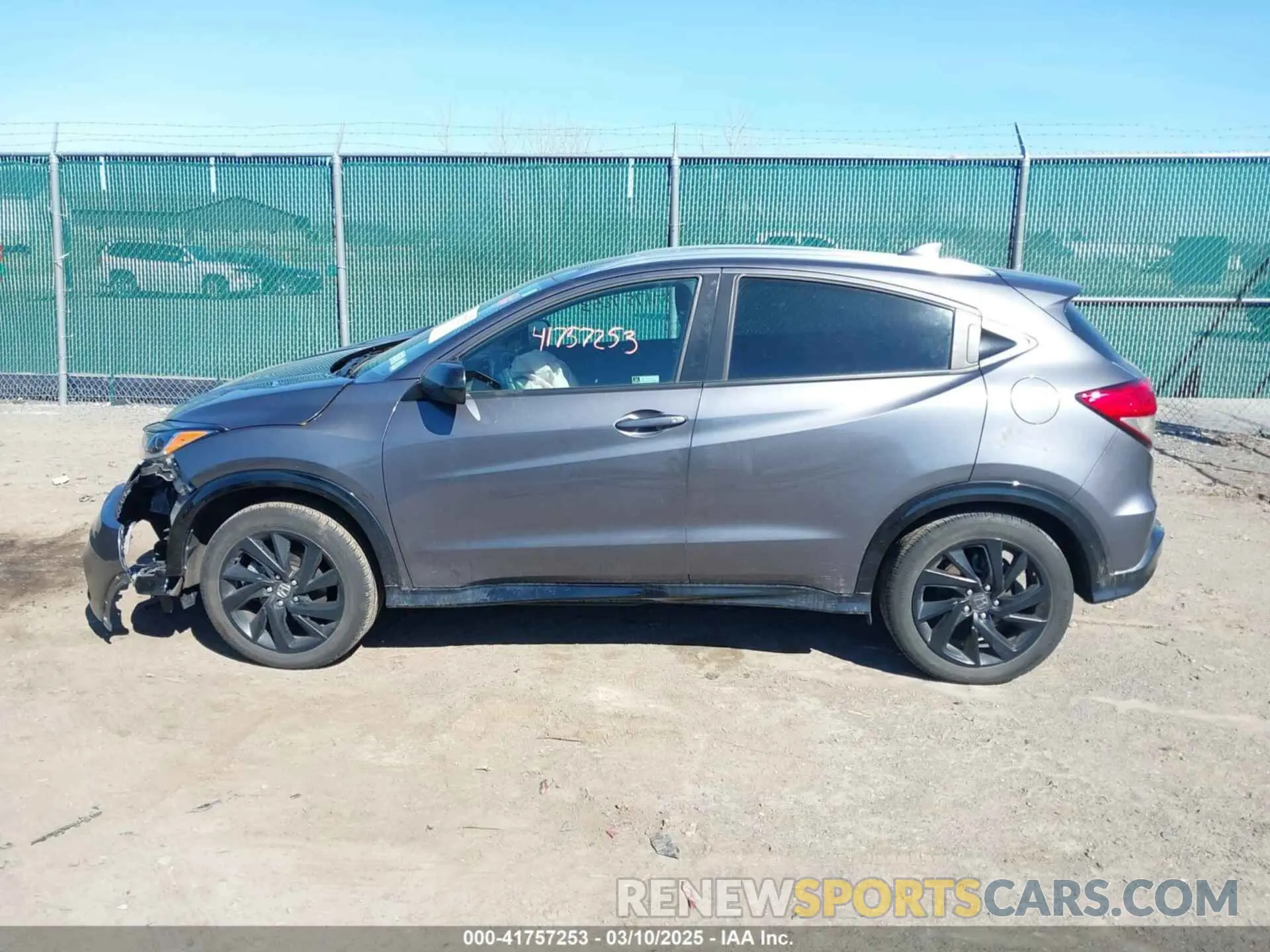 14 Photograph of a damaged car 3CZRU6H10MM702215 HONDA HR-V 2021