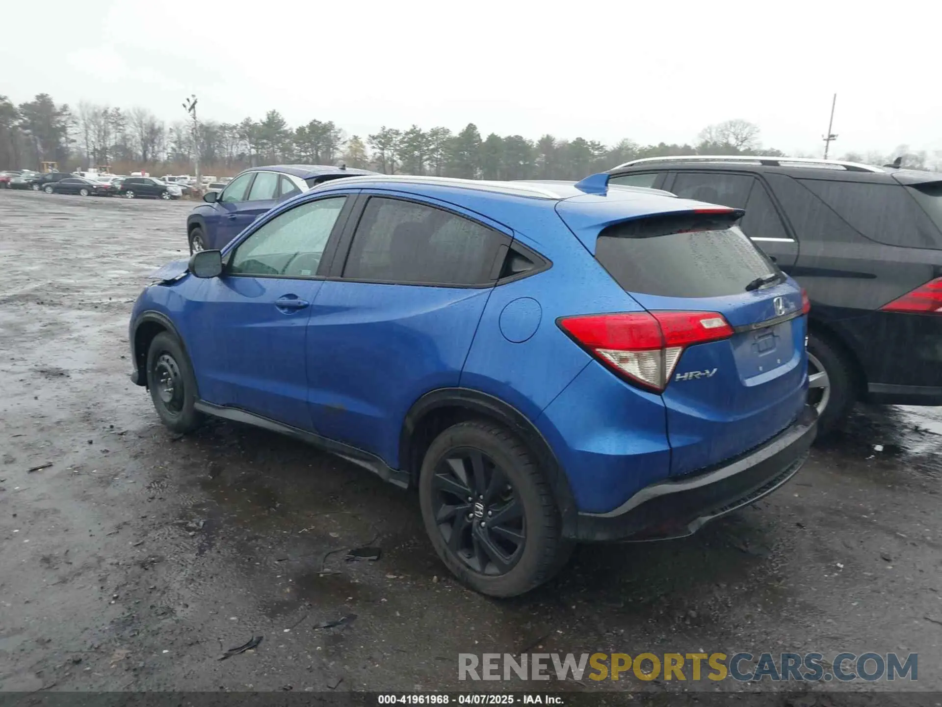 3 Photograph of a damaged car 3CZRU6H10MM732721 HONDA HR-V 2021