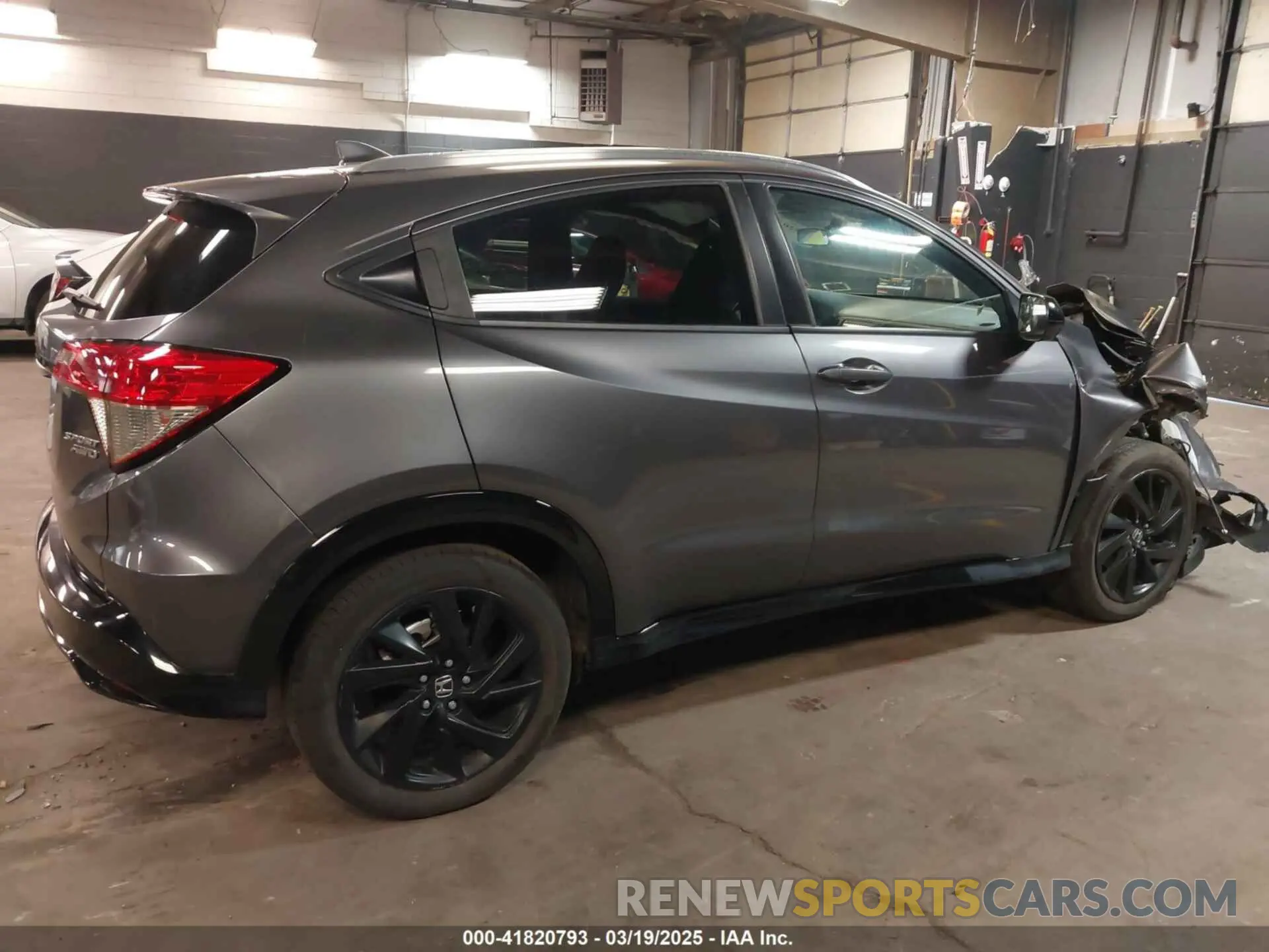 4 Photograph of a damaged car 3CZRU6H11MM740973 HONDA HR-V 2021