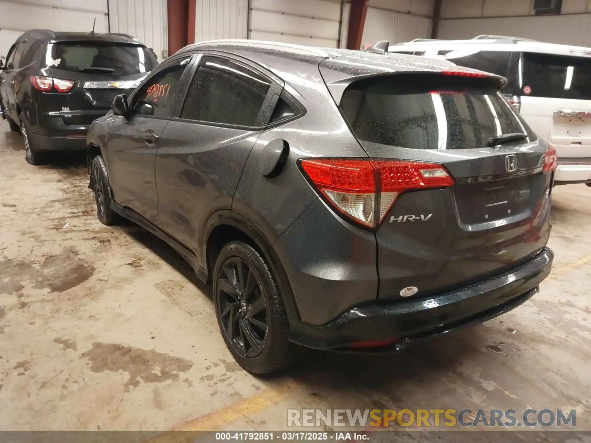 3 Photograph of a damaged car 3CZRU6H11MM744358 HONDA HR-V 2021