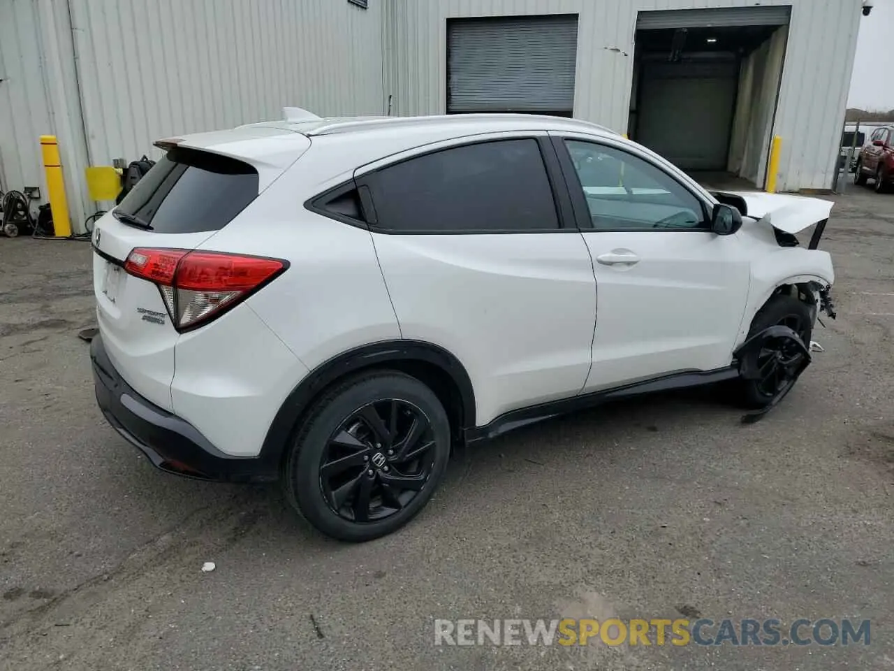 3 Photograph of a damaged car 3CZRU6H12MM735734 HONDA HR-V 2021