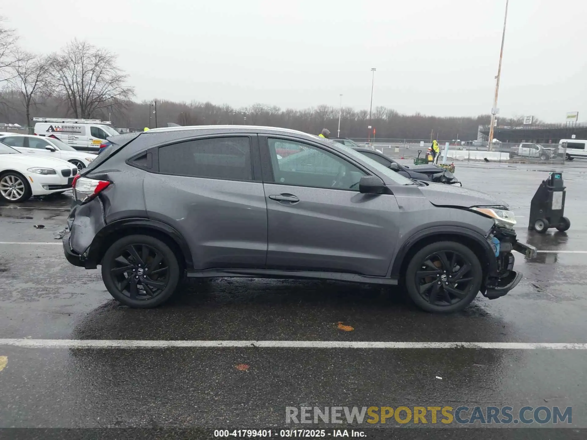 13 Photograph of a damaged car 3CZRU6H12MM749374 HONDA HR-V 2021