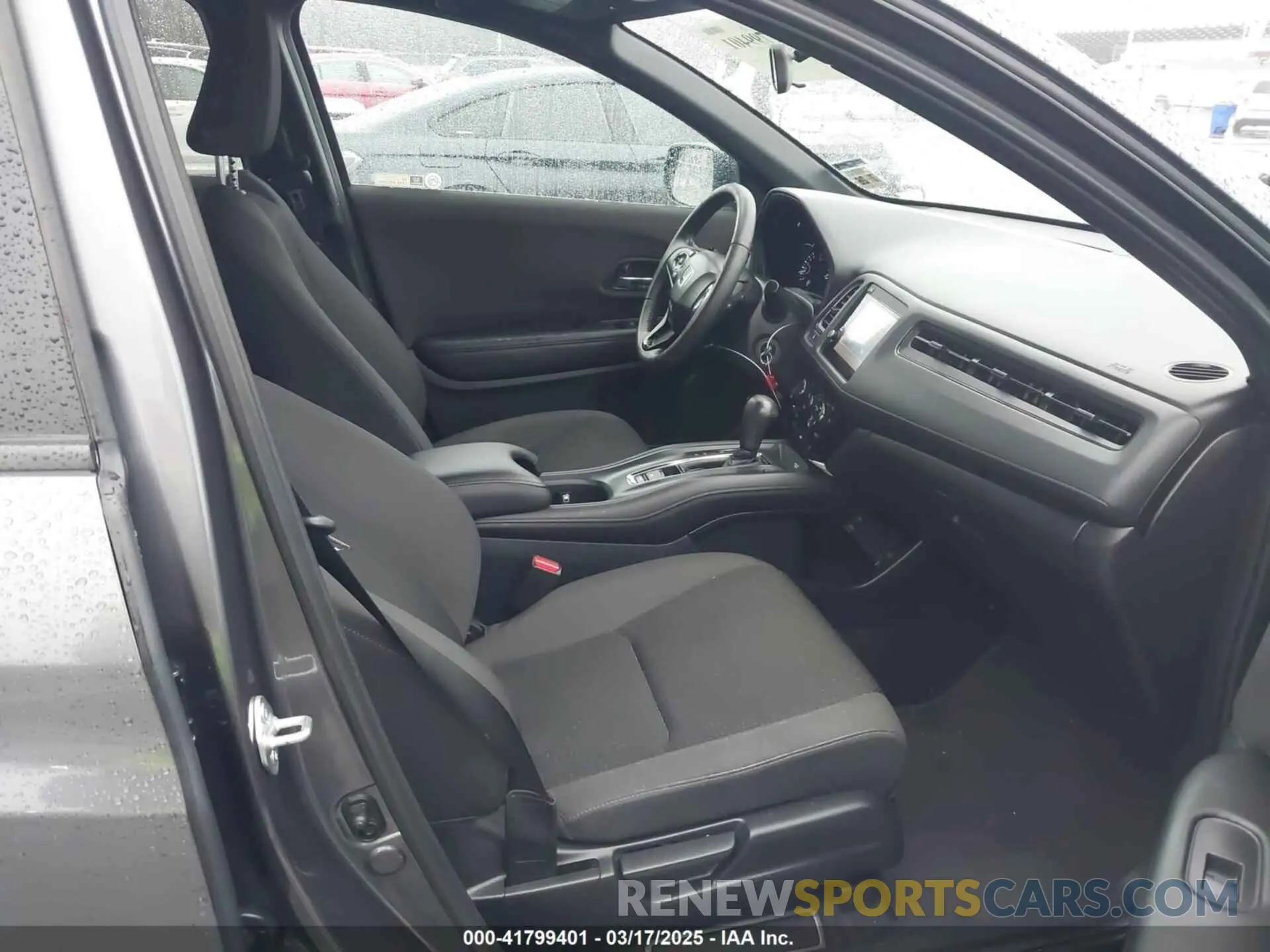 5 Photograph of a damaged car 3CZRU6H12MM749374 HONDA HR-V 2021