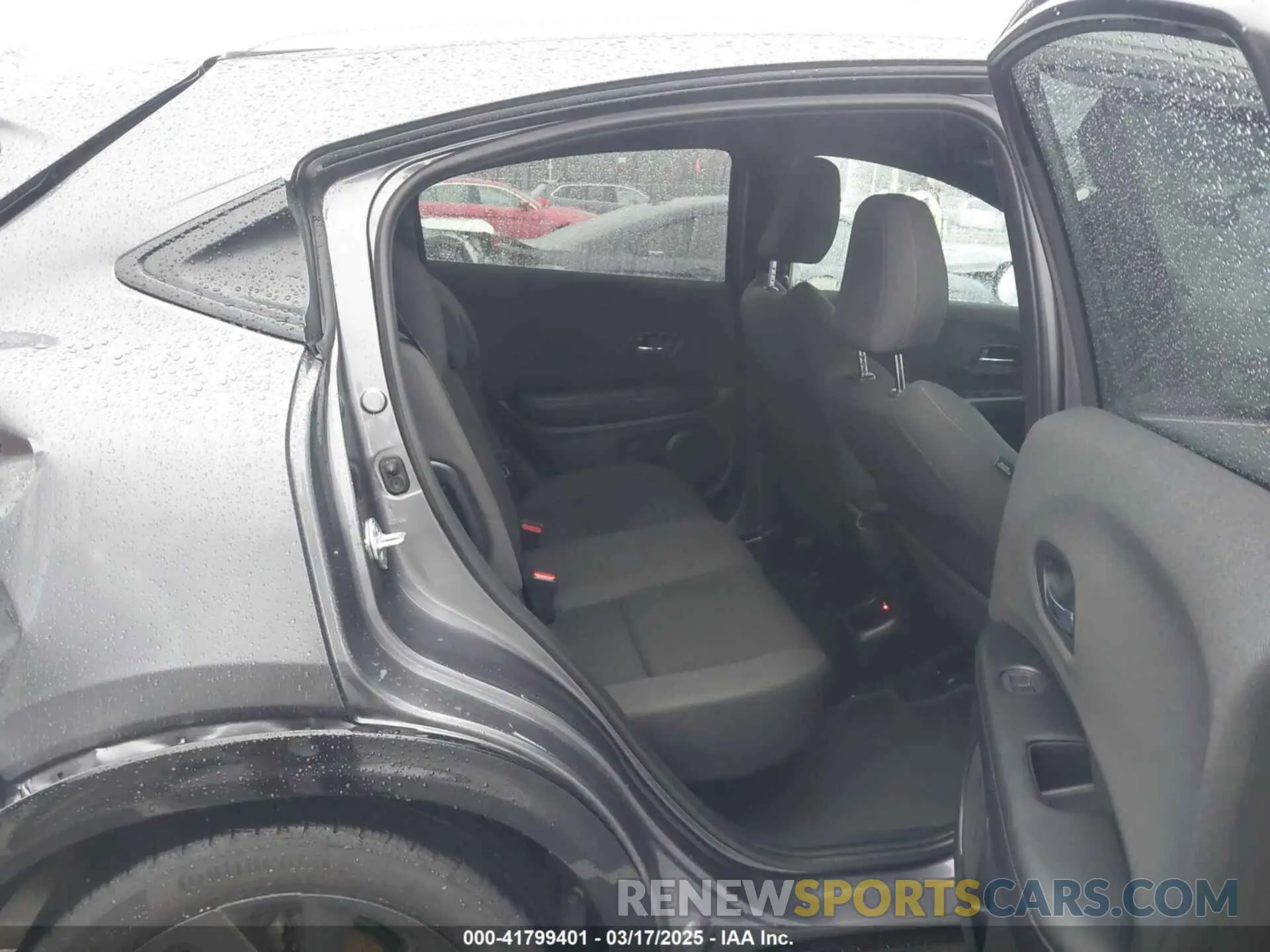 8 Photograph of a damaged car 3CZRU6H12MM749374 HONDA HR-V 2021