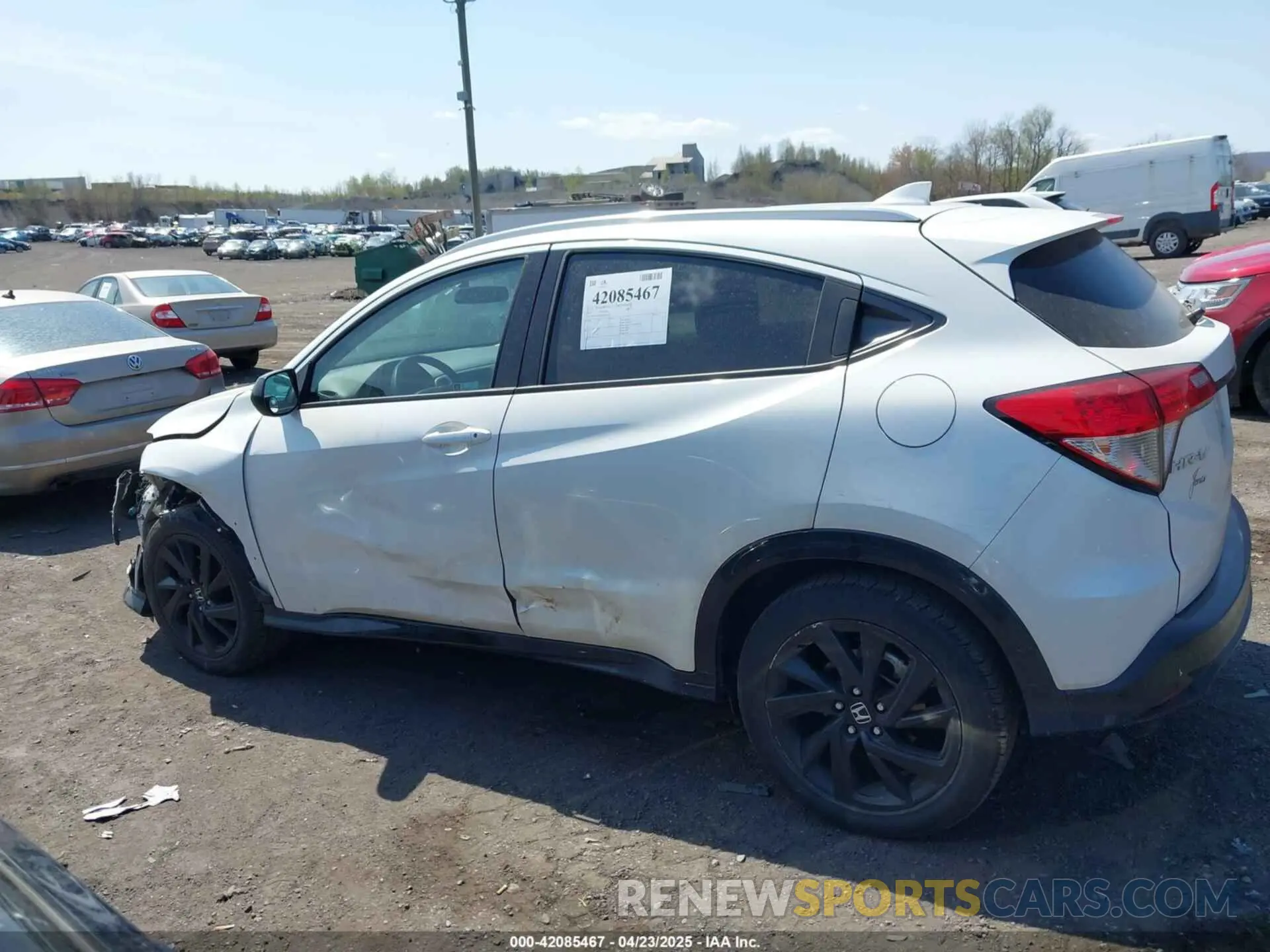 14 Photograph of a damaged car 3CZRU6H13MM724676 HONDA HR-V 2021
