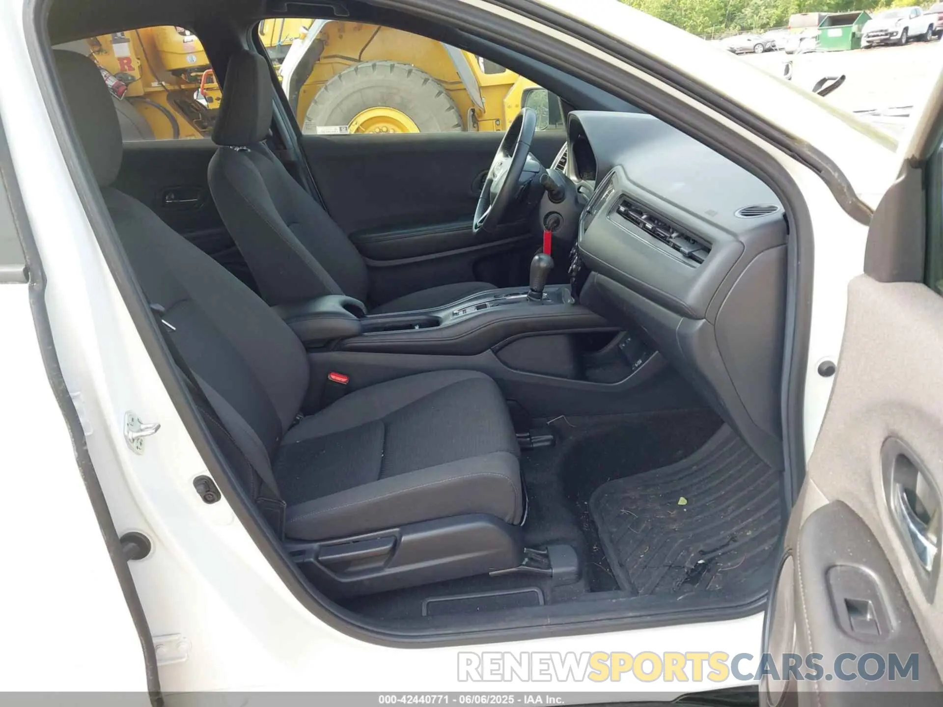 5 Photograph of a damaged car 3CZRU6H13MM755555 HONDA HR-V 2021