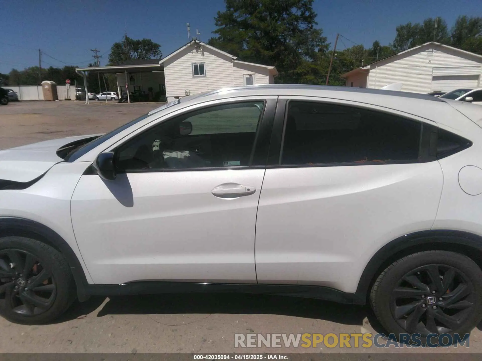 14 Photograph of a damaged car 3CZRU6H14MM747545 HONDA HR-V 2021