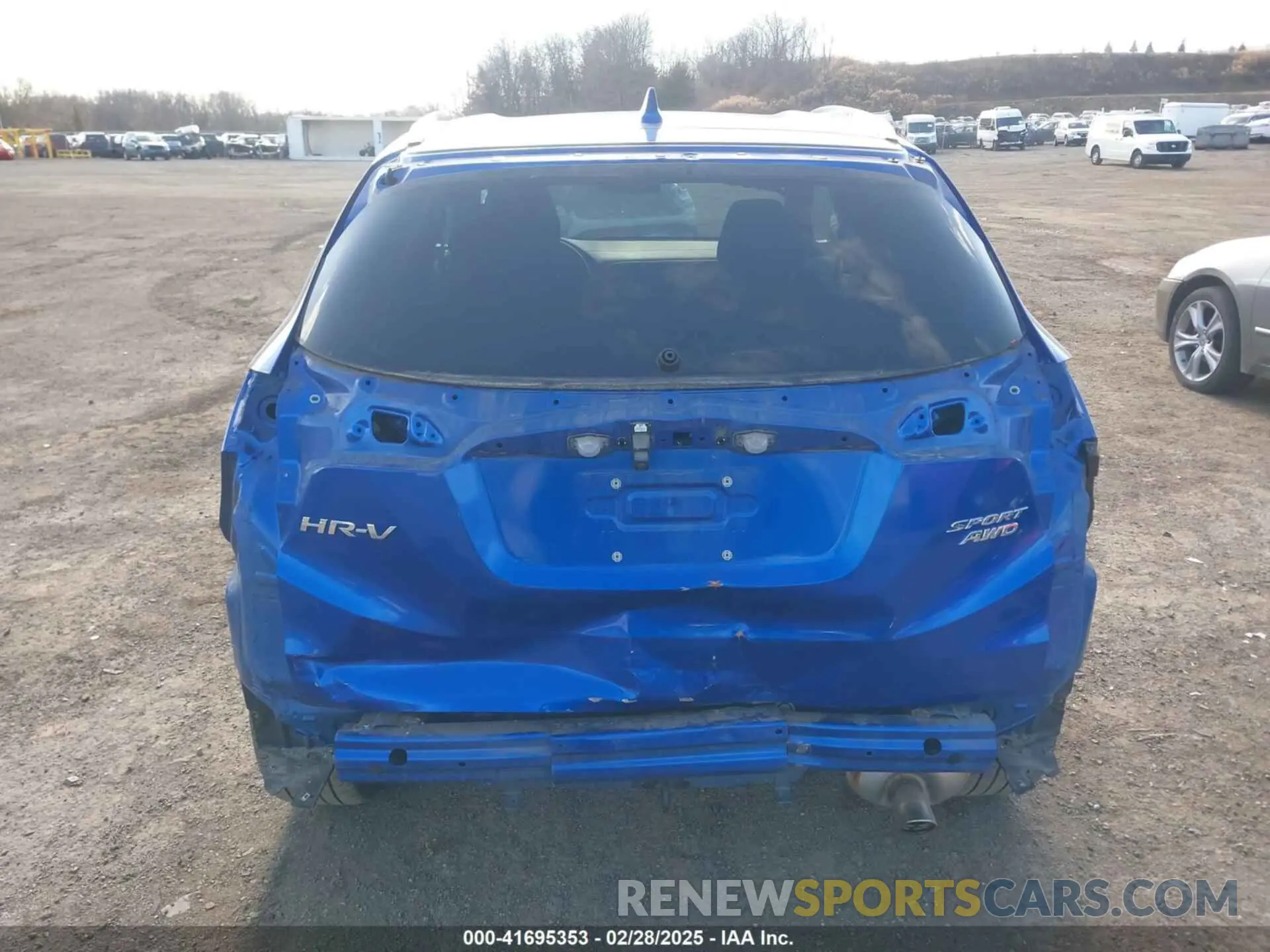 17 Photograph of a damaged car 3CZRU6H14MM750977 HONDA HR-V 2021