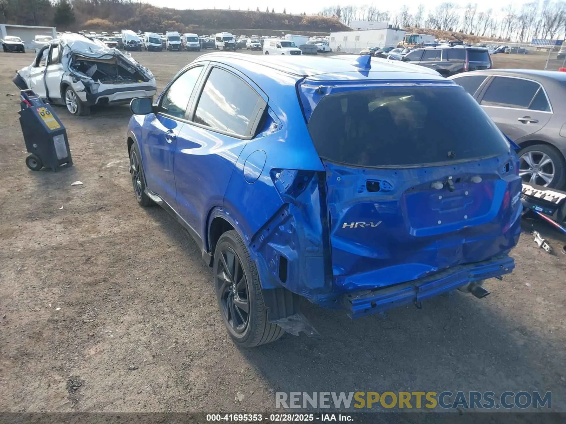 3 Photograph of a damaged car 3CZRU6H14MM750977 HONDA HR-V 2021
