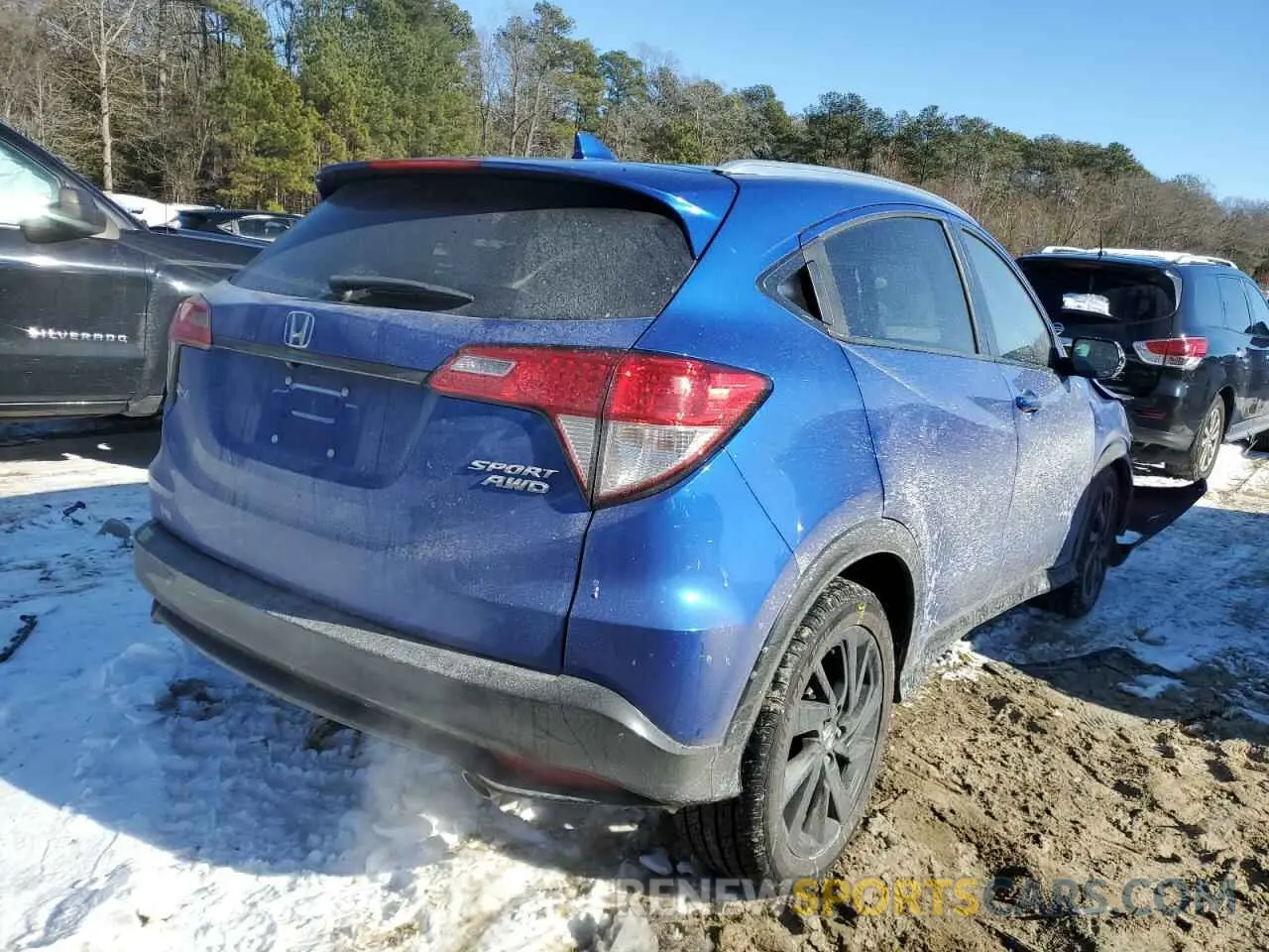 3 Photograph of a damaged car 3CZRU6H15MM709483 HONDA HR-V 2021