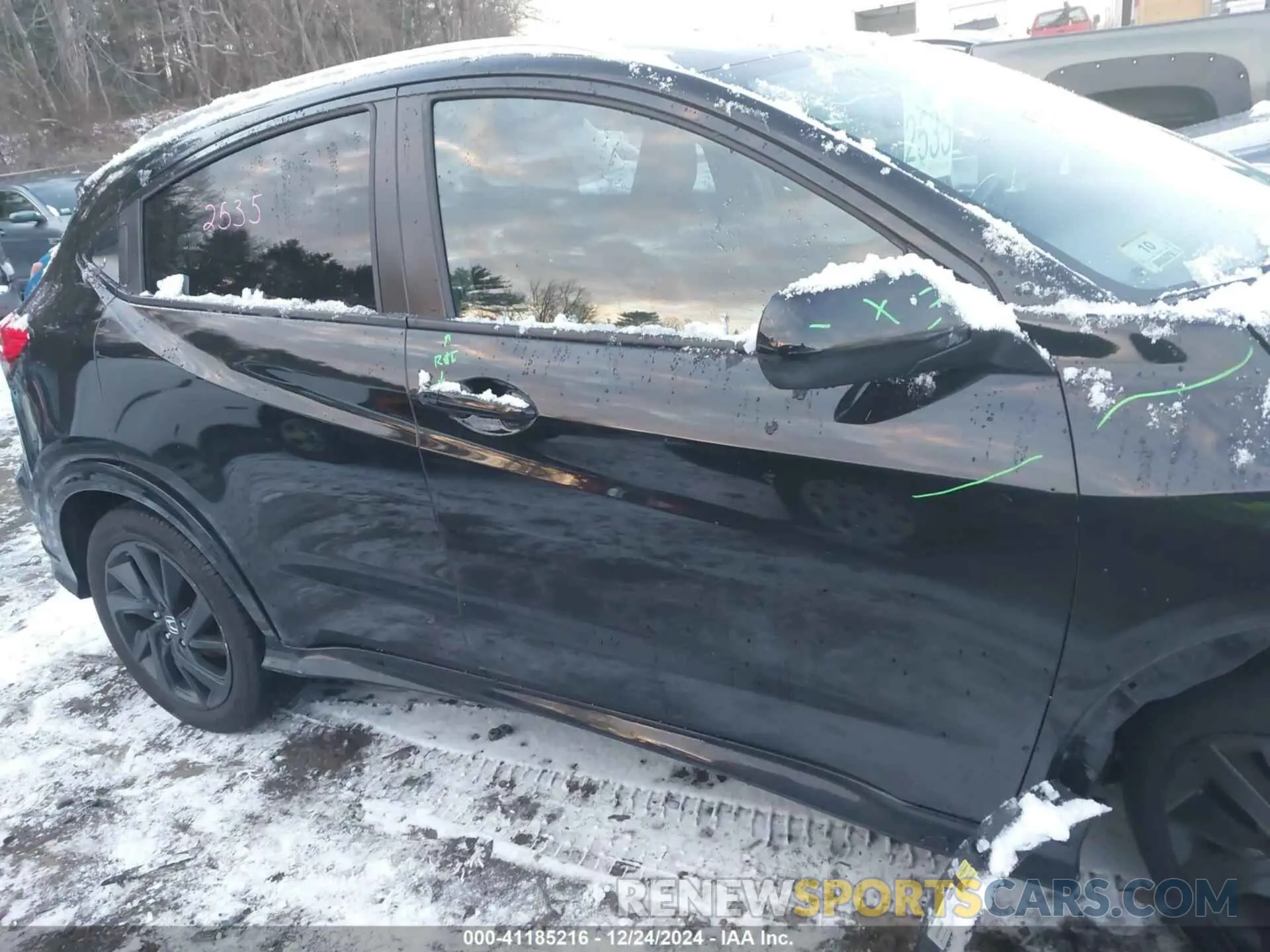 13 Photograph of a damaged car 3CZRU6H15MM714909 HONDA HR-V 2021