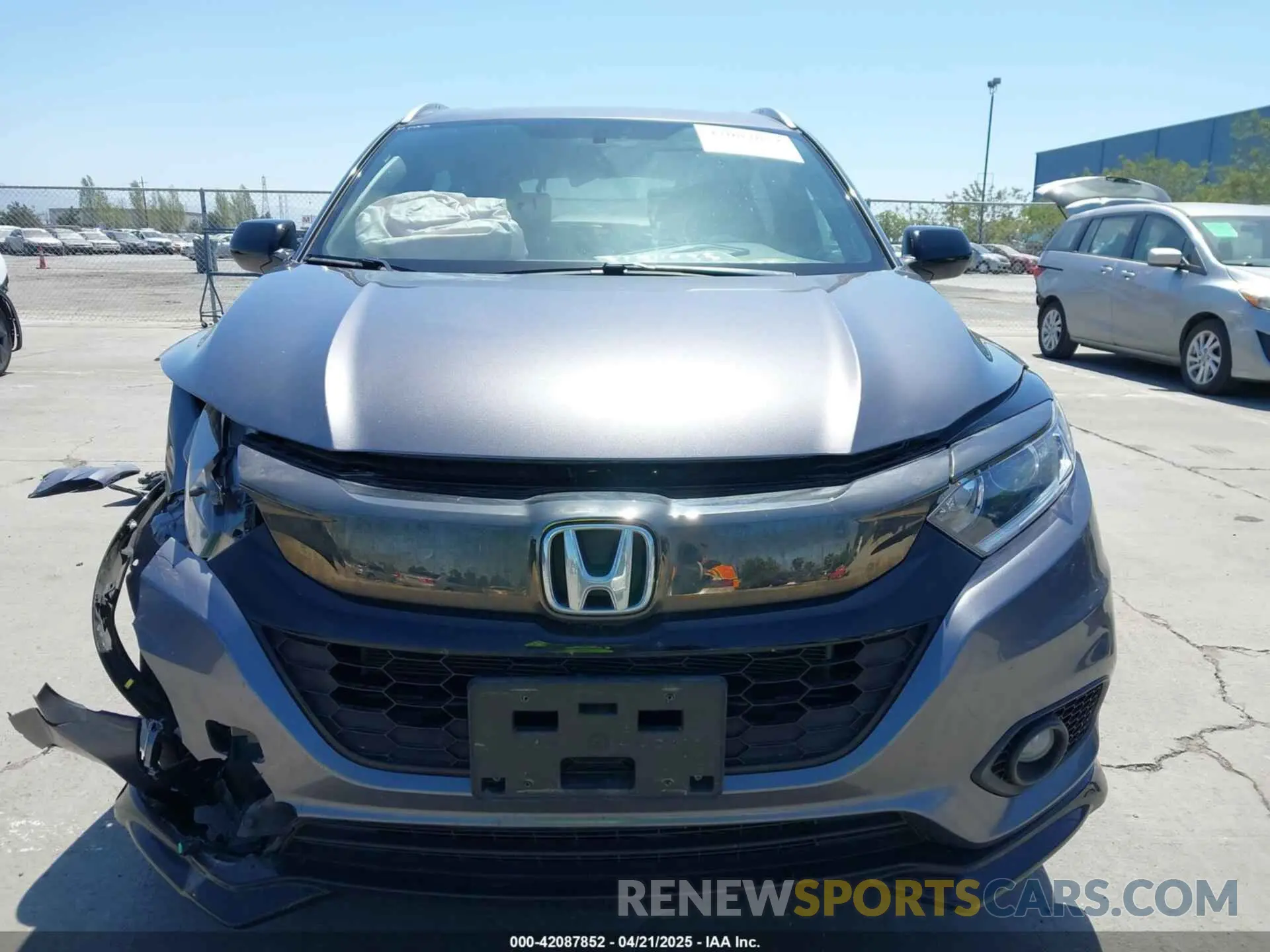 13 Photograph of a damaged car 3CZRU6H15MM733539 HONDA HR-V 2021