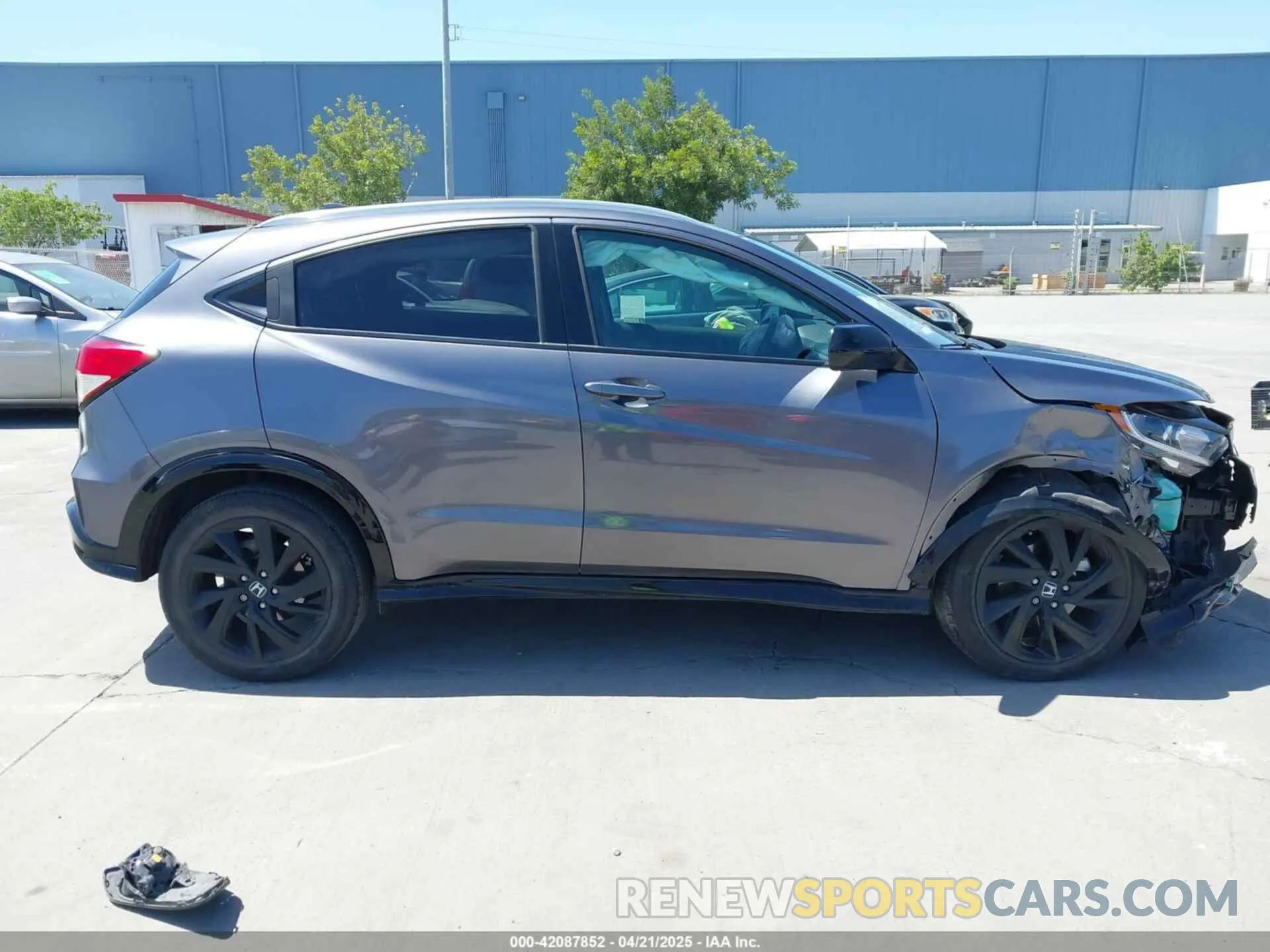14 Photograph of a damaged car 3CZRU6H15MM733539 HONDA HR-V 2021