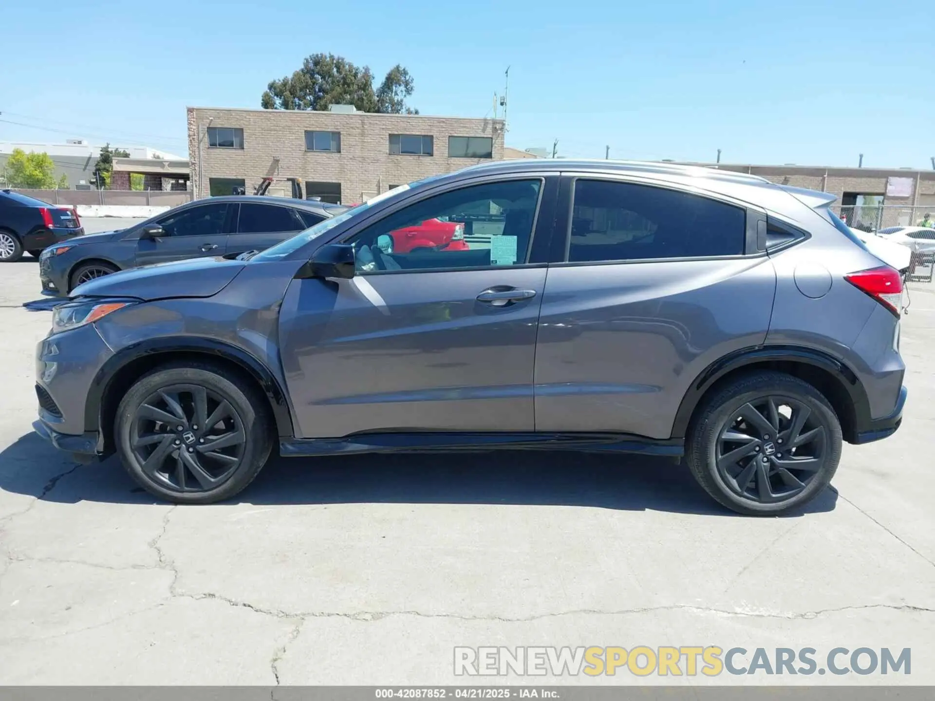 15 Photograph of a damaged car 3CZRU6H15MM733539 HONDA HR-V 2021
