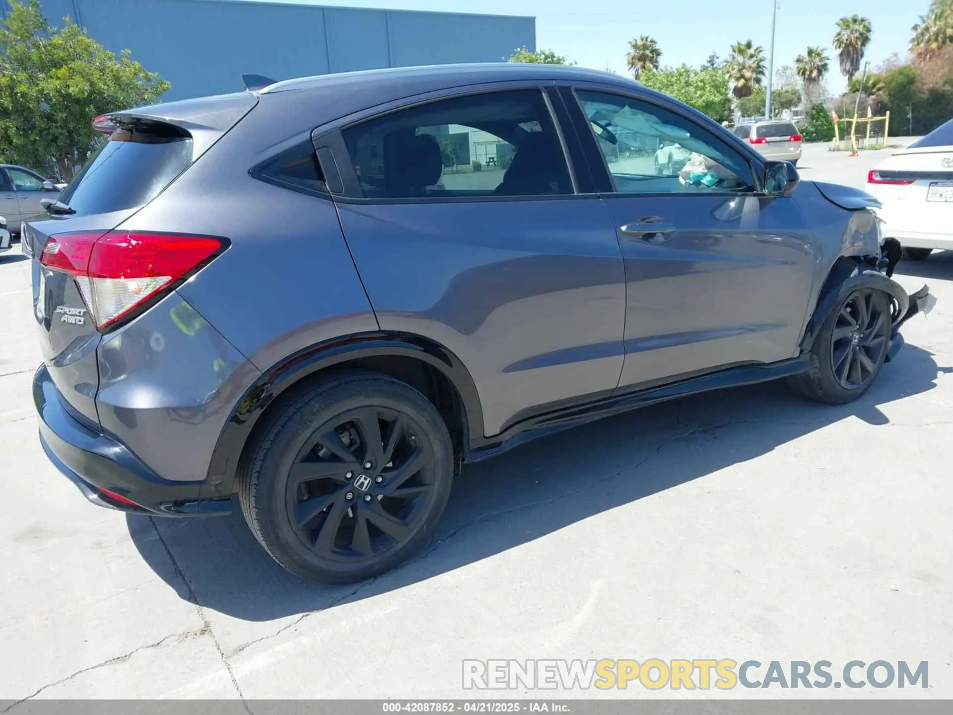 4 Photograph of a damaged car 3CZRU6H15MM733539 HONDA HR-V 2021