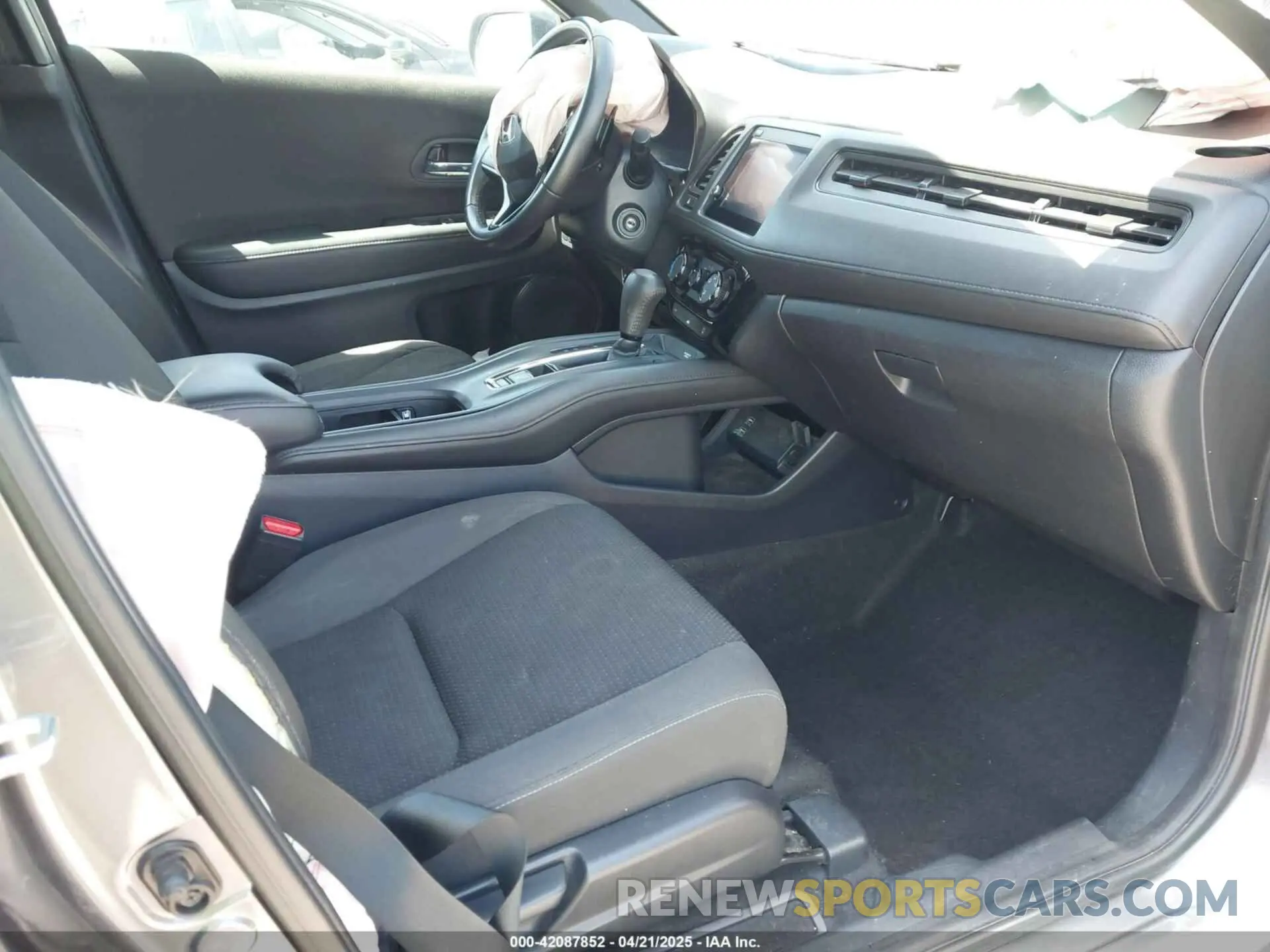 5 Photograph of a damaged car 3CZRU6H15MM733539 HONDA HR-V 2021