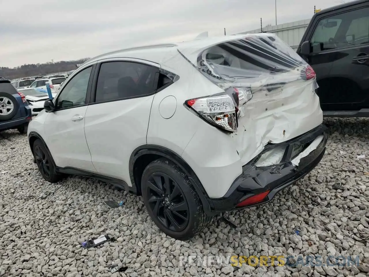 2 Photograph of a damaged car 3CZRU6H15MM738952 HONDA HR-V 2021