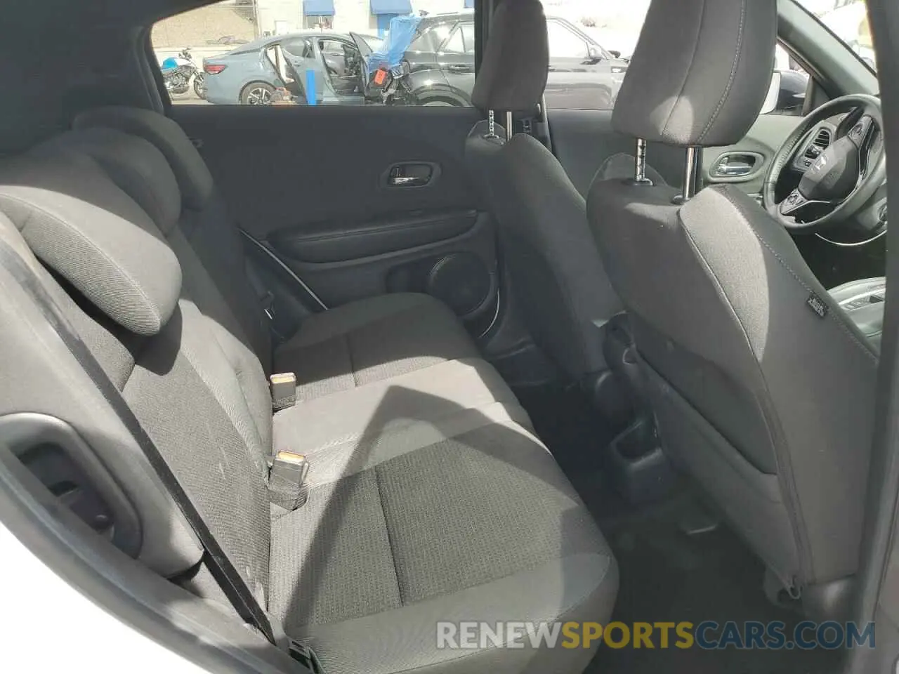11 Photograph of a damaged car 3CZRU6H16MM740645 HONDA HR-V 2021