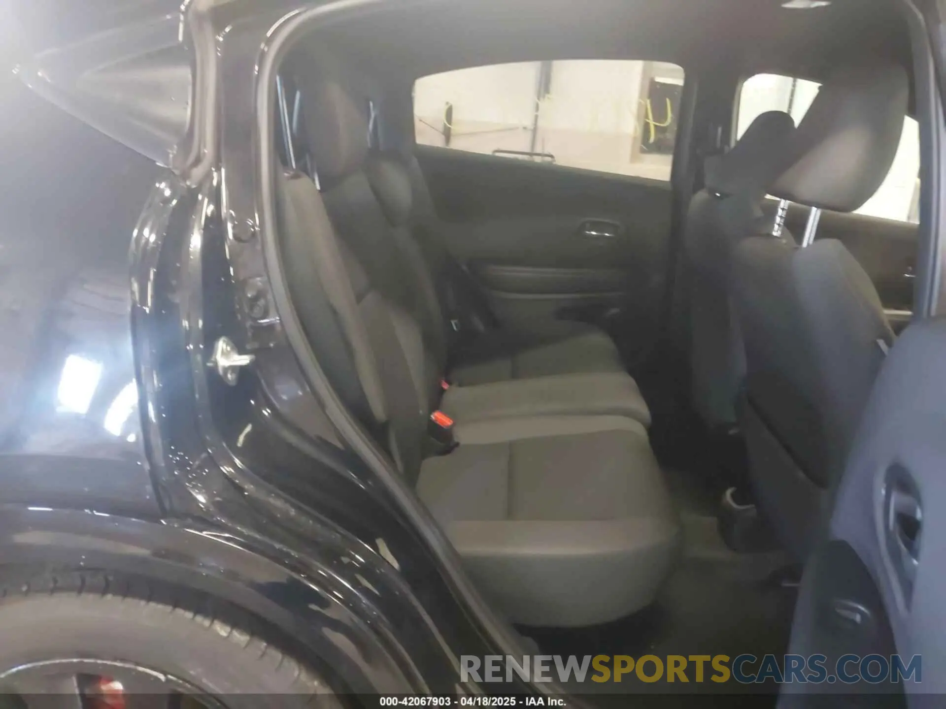 8 Photograph of a damaged car 3CZRU6H16MM743688 HONDA HR-V 2021