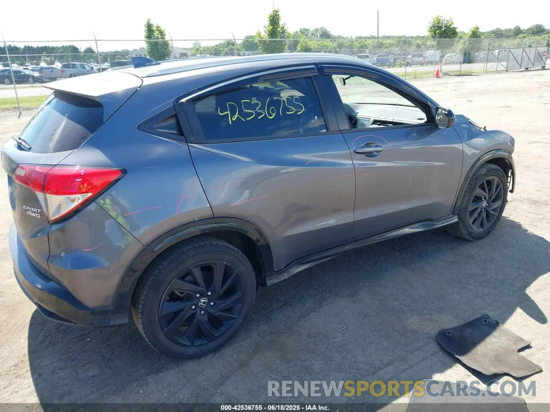 4 Photograph of a damaged car 3CZRU6H17MM720078 HONDA HR-V 2021