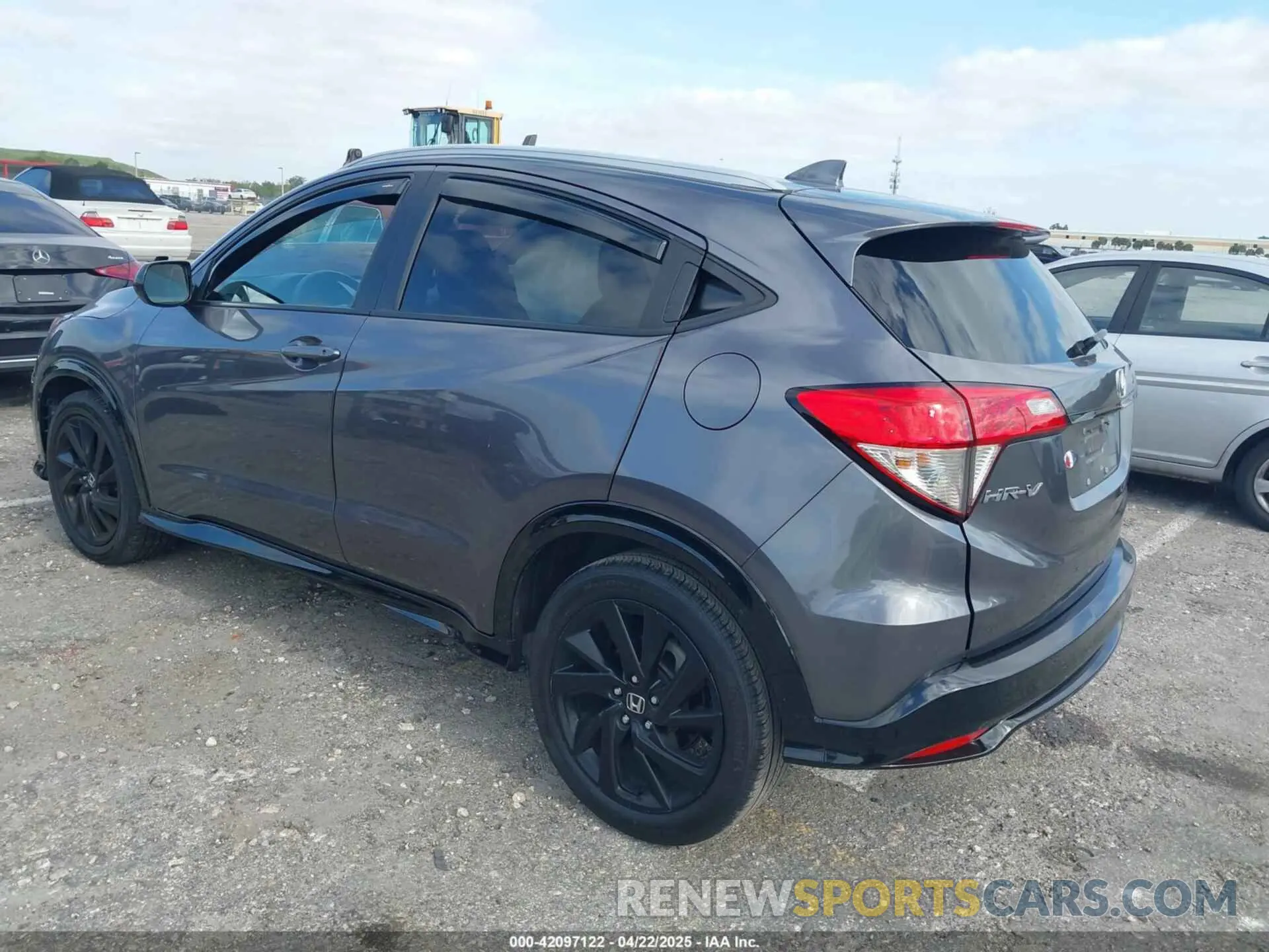 3 Photograph of a damaged car 3CZRU6H17MM730397 HONDA HR-V 2021