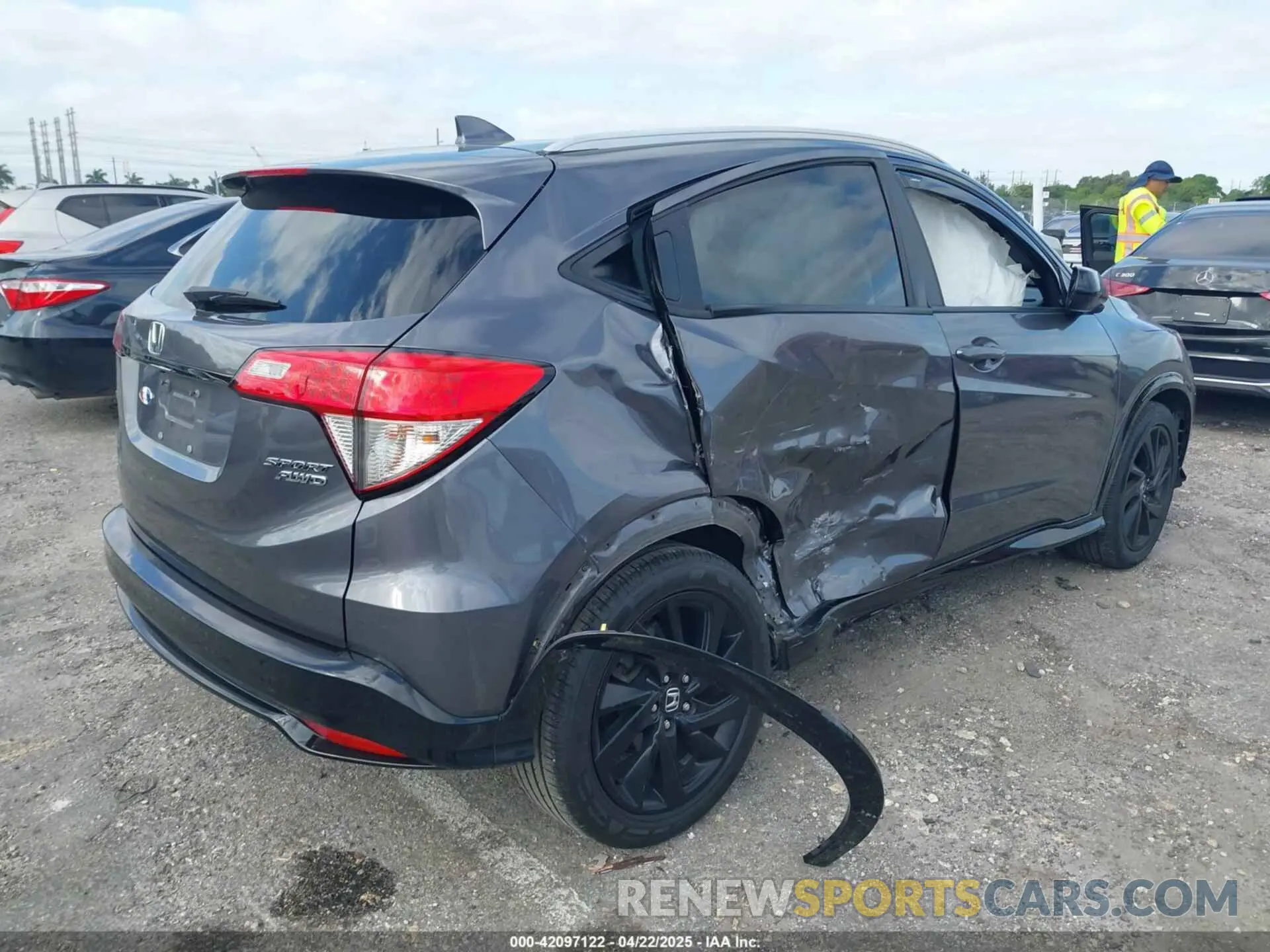 4 Photograph of a damaged car 3CZRU6H17MM730397 HONDA HR-V 2021