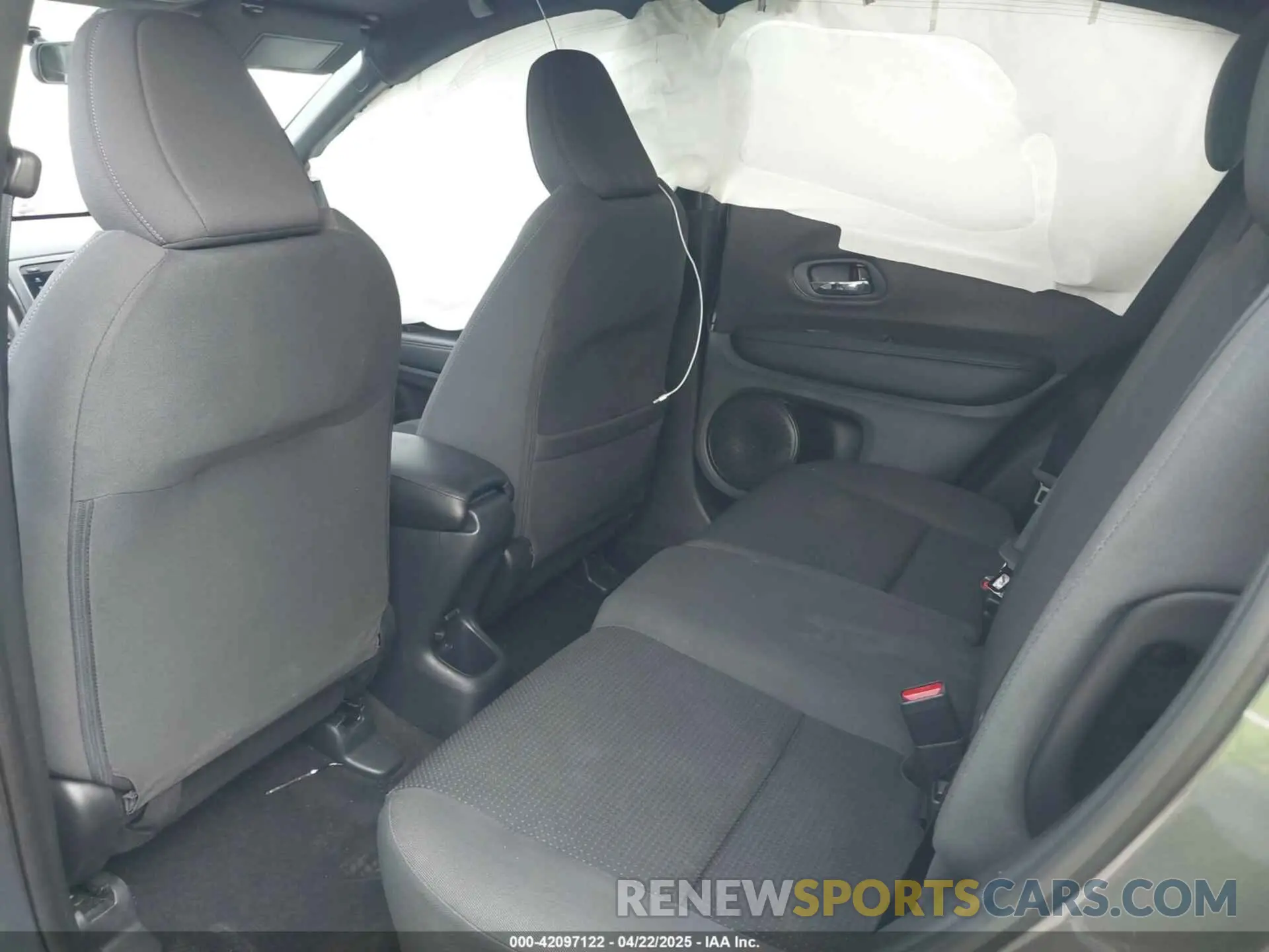 8 Photograph of a damaged car 3CZRU6H17MM730397 HONDA HR-V 2021