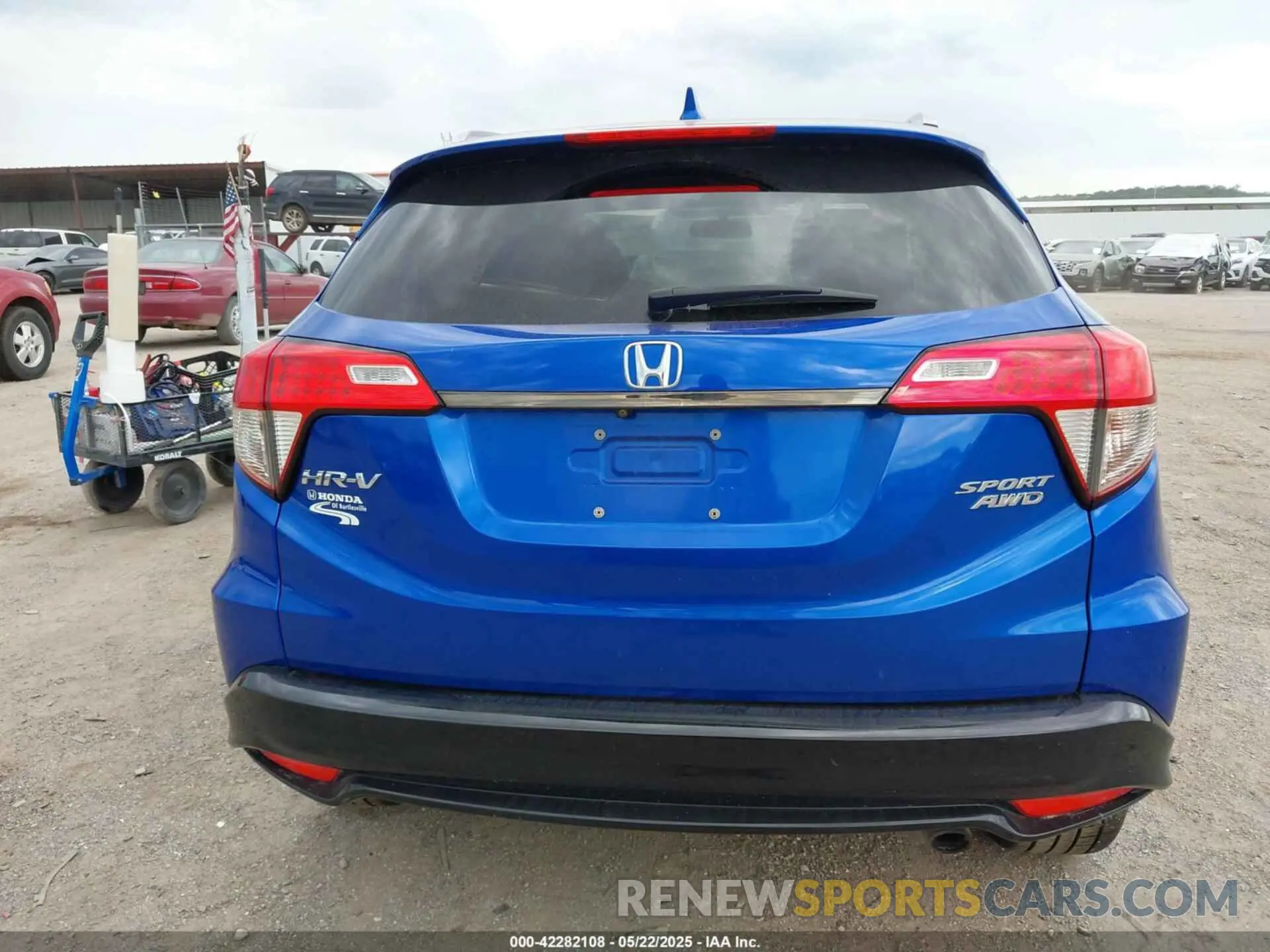 17 Photograph of a damaged car 3CZRU6H19MM730059 HONDA HR-V 2021