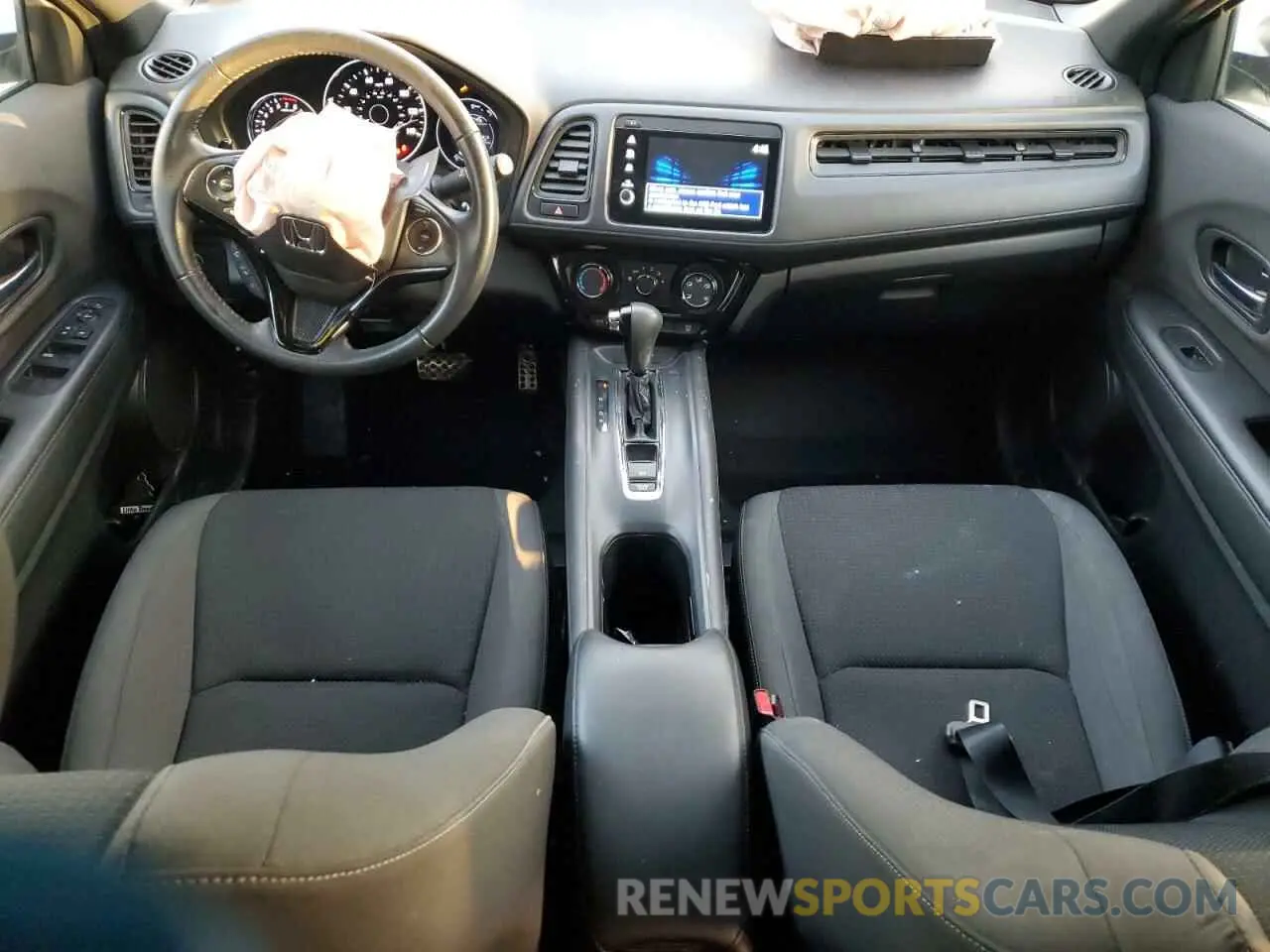 8 Photograph of a damaged car 3CZRU6H19MM740414 HONDA HR-V 2021