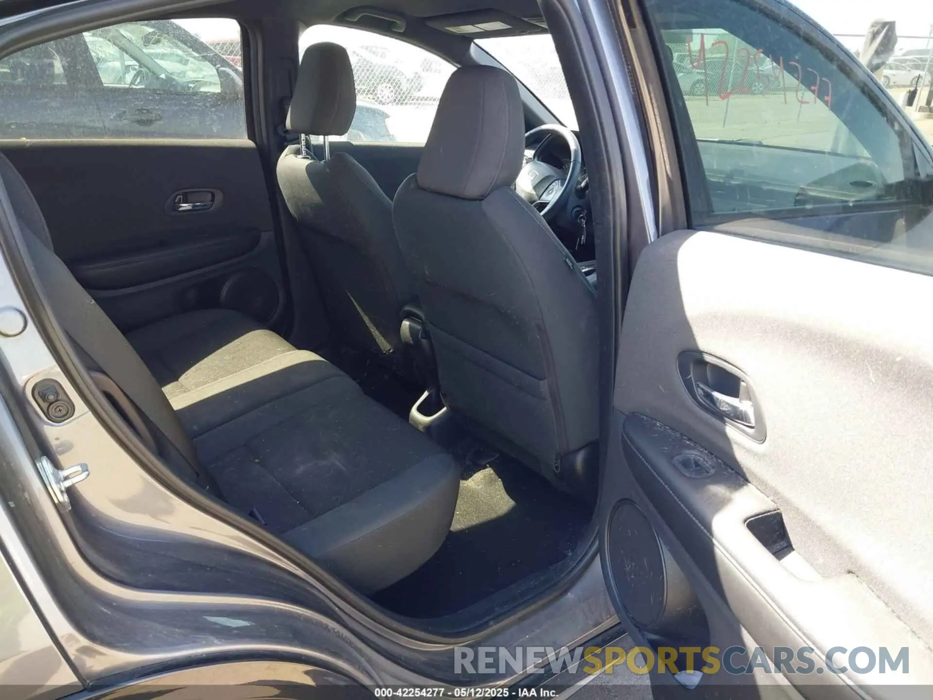 8 Photograph of a damaged car 3CZRU6H19MM742003 HONDA HR-V 2021