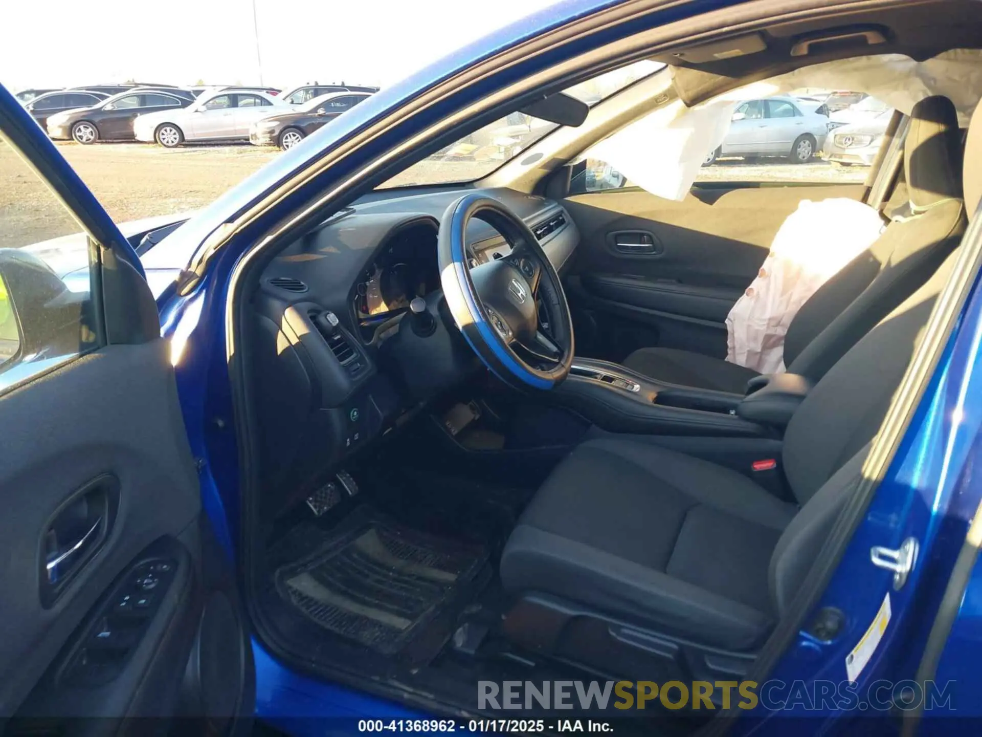 5 Photograph of a damaged car 3CZRU6H1XMM755679 HONDA HR-V 2021