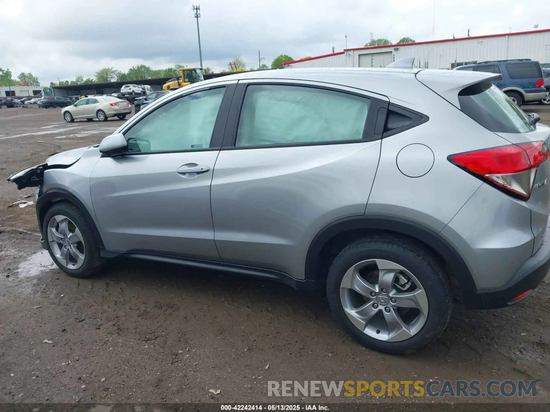 14 Photograph of a damaged car 3CZRU6H30MM707576 HONDA HR-V 2021