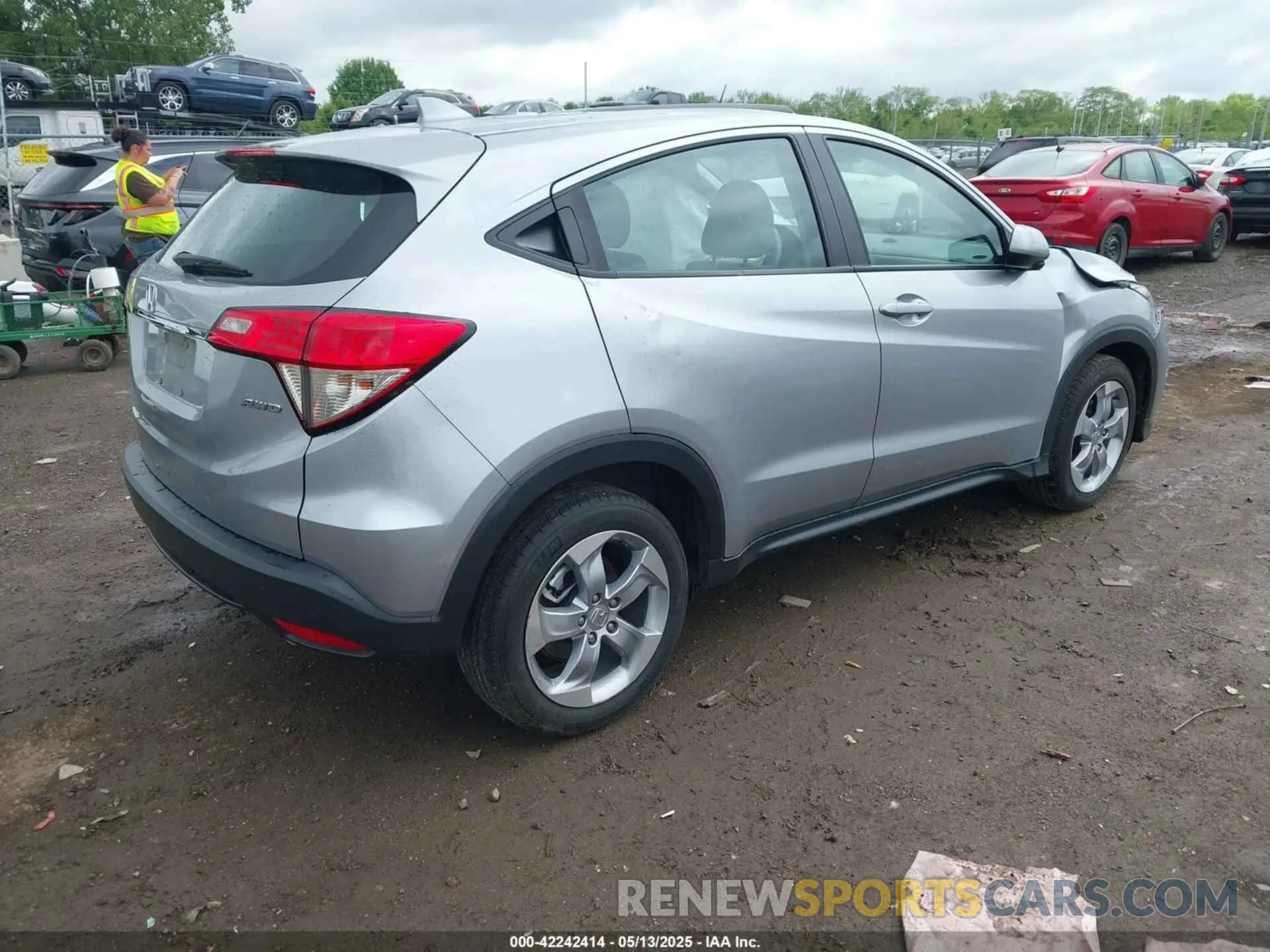 4 Photograph of a damaged car 3CZRU6H30MM707576 HONDA HR-V 2021