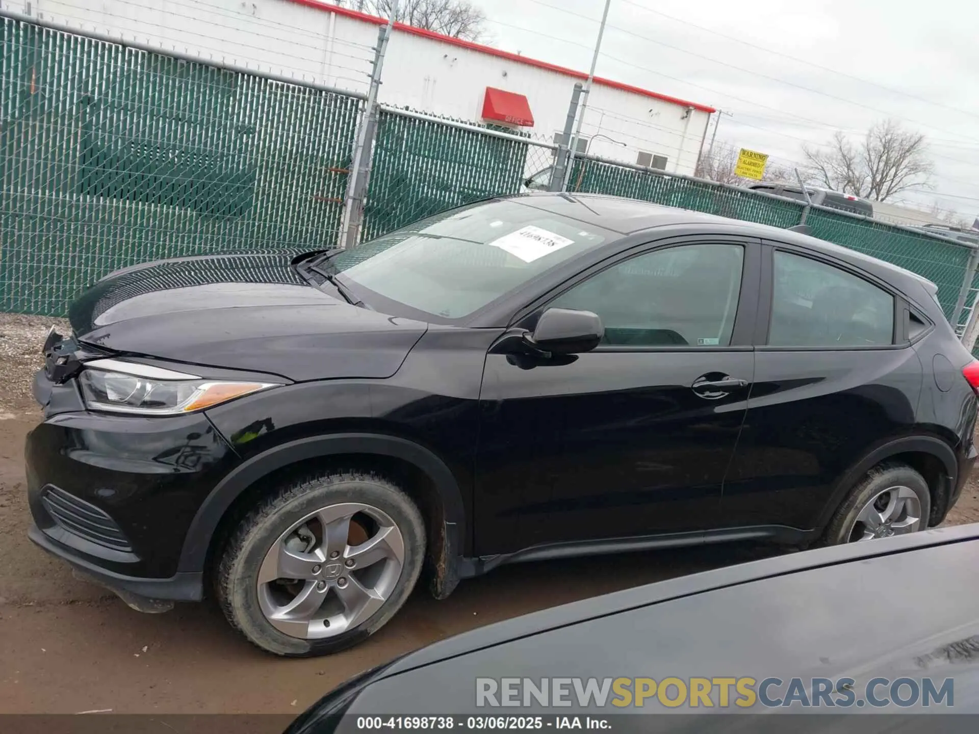 14 Photograph of a damaged car 3CZRU6H30MM711305 HONDA HR-V 2021