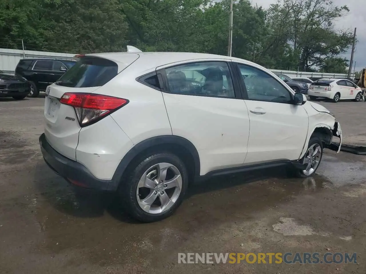 3 Photograph of a damaged car 3CZRU6H30MM718531 HONDA HR-V 2021