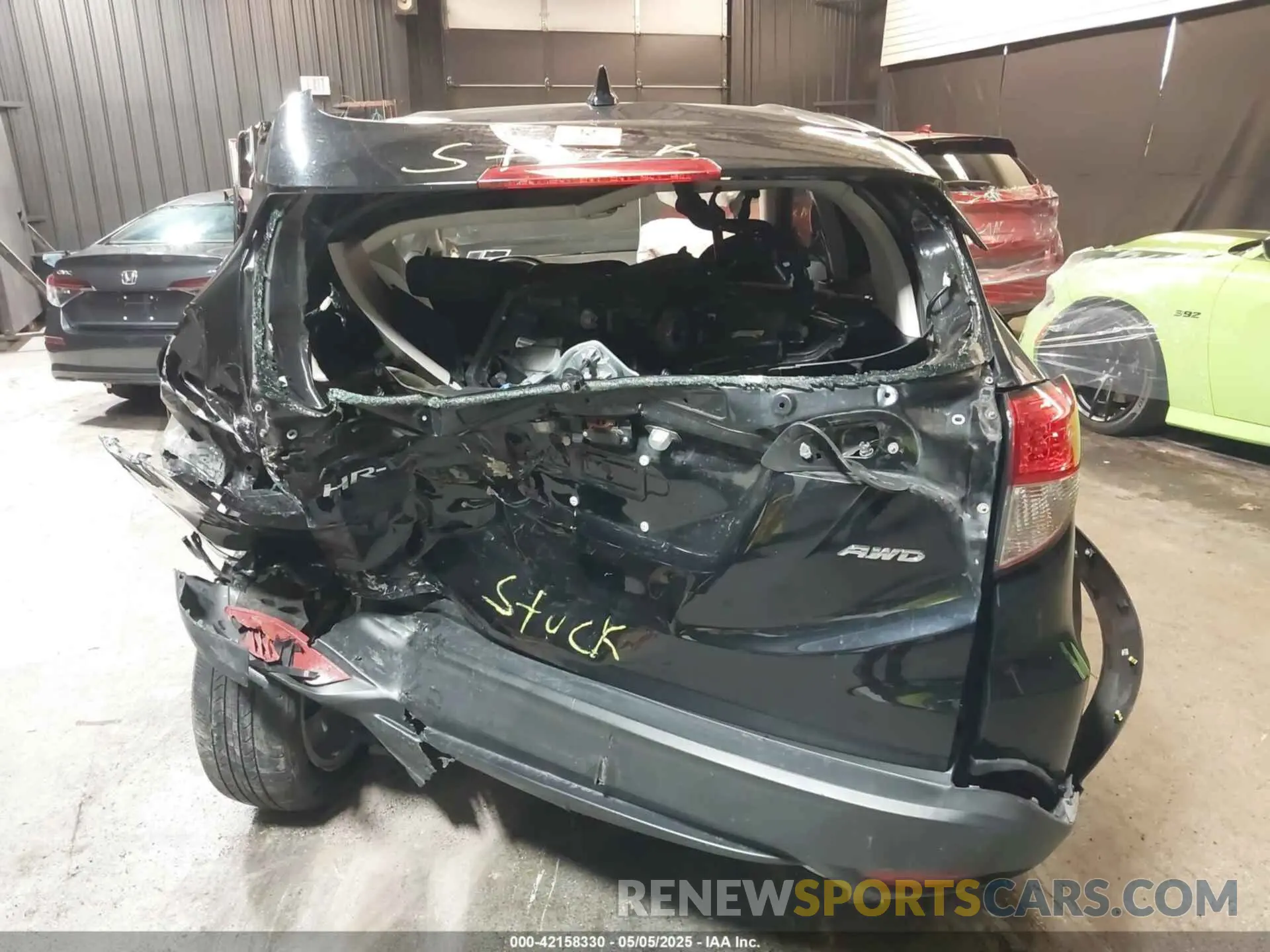 16 Photograph of a damaged car 3CZRU6H31MM703777 HONDA HR-V 2021