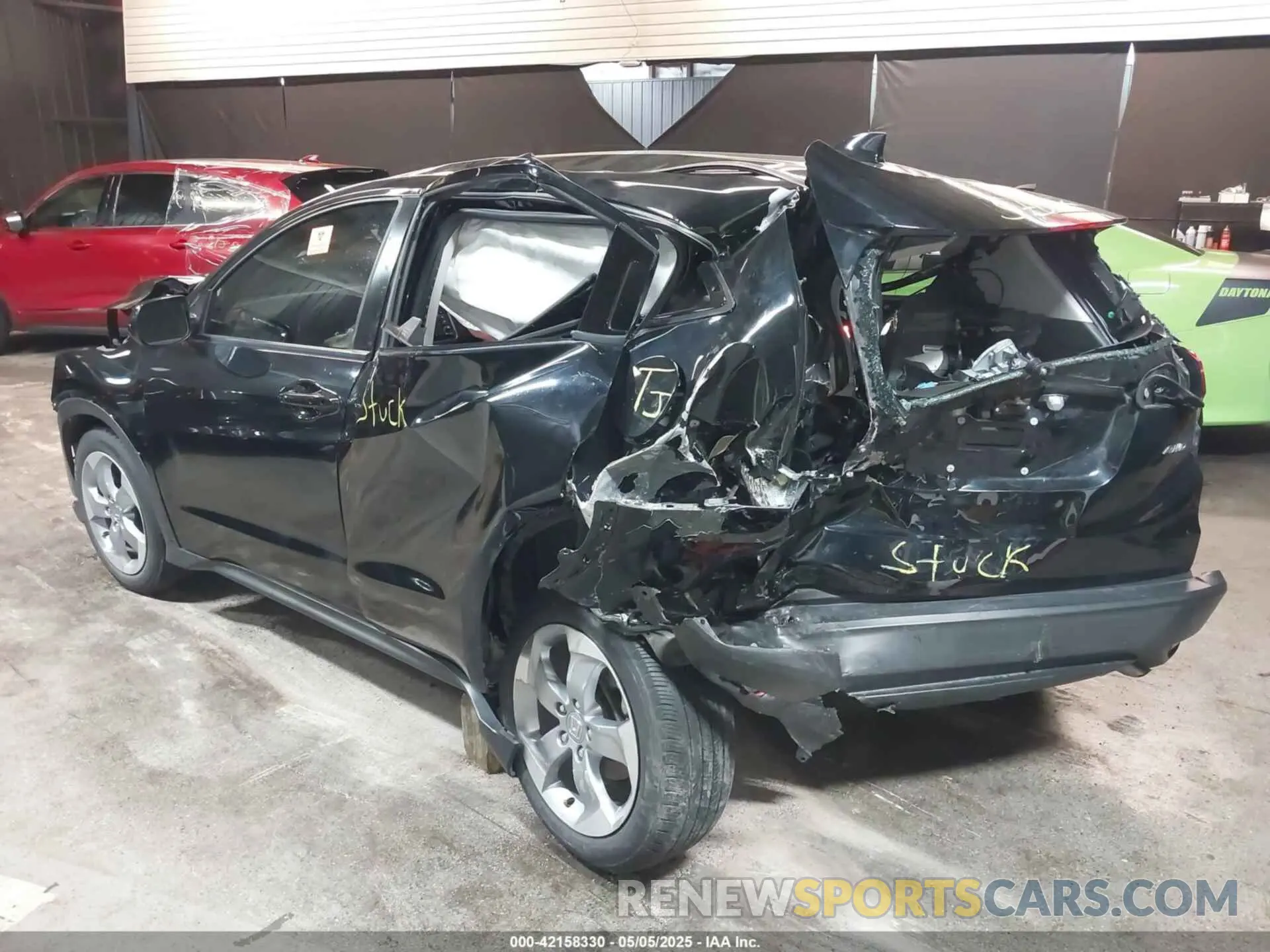 6 Photograph of a damaged car 3CZRU6H31MM703777 HONDA HR-V 2021
