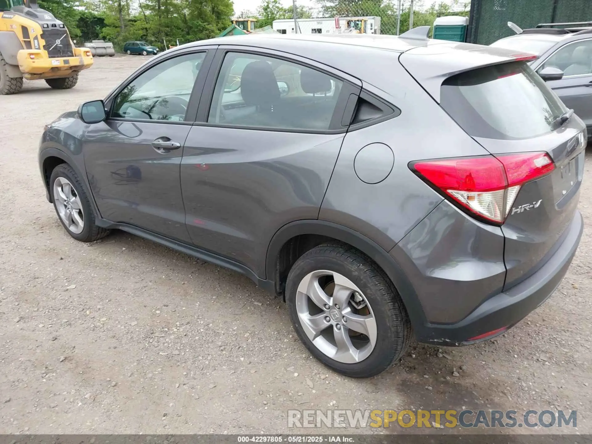 3 Photograph of a damaged car 3CZRU6H31MM744300 HONDA HR-V 2021